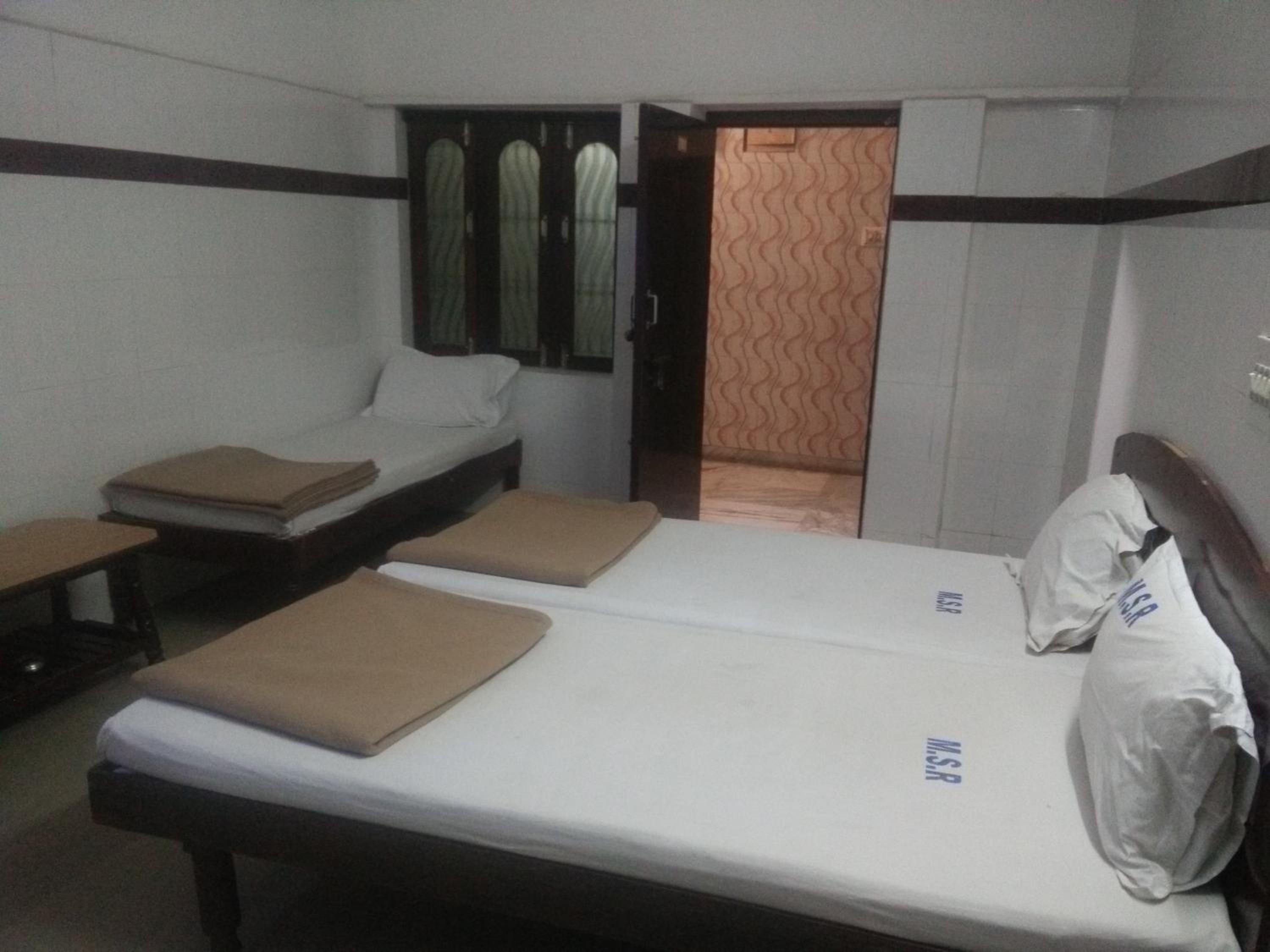 Comfort Triple Room with Shower photo 2