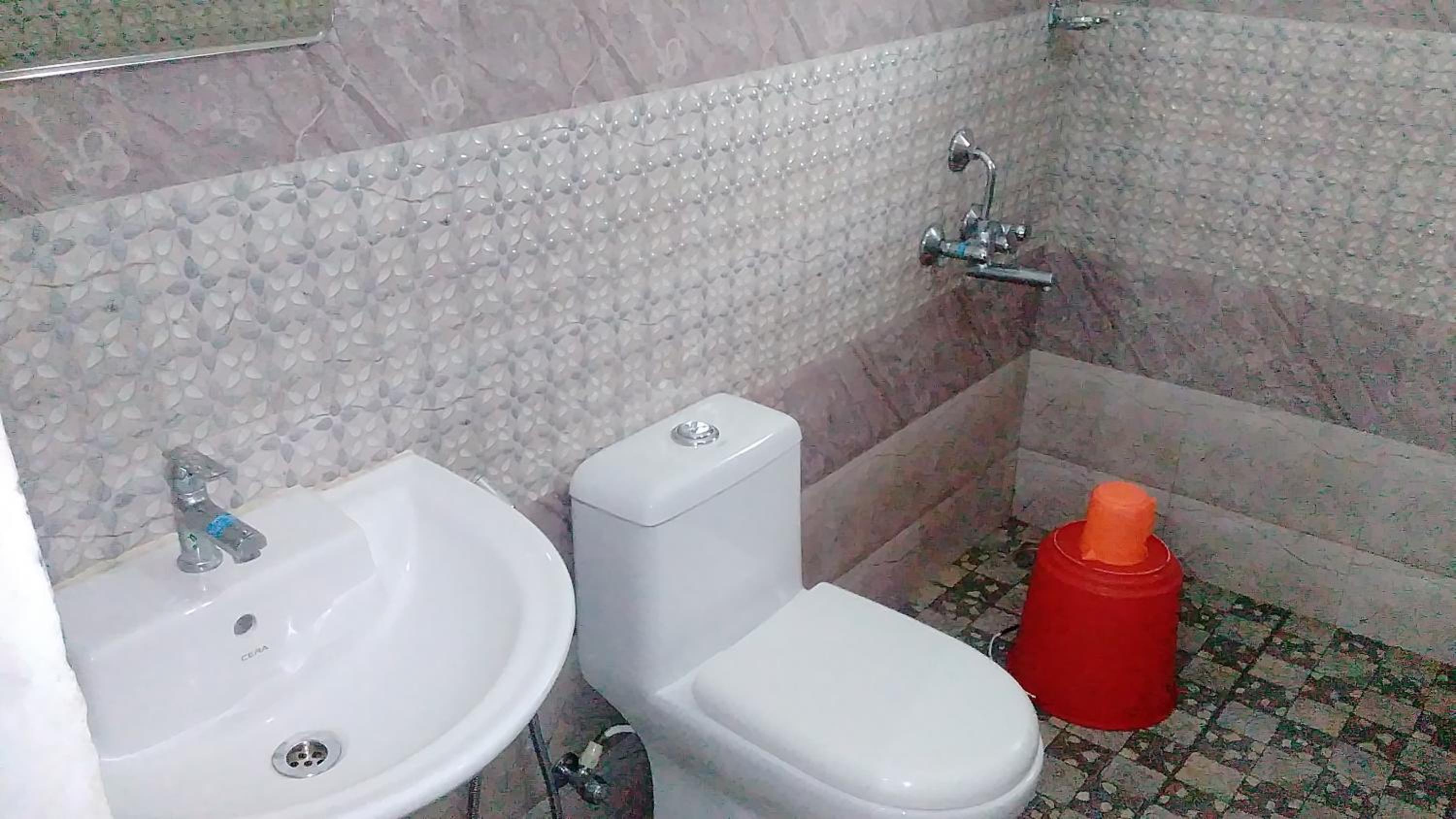 Deluxe Double Room With Bath photo 3