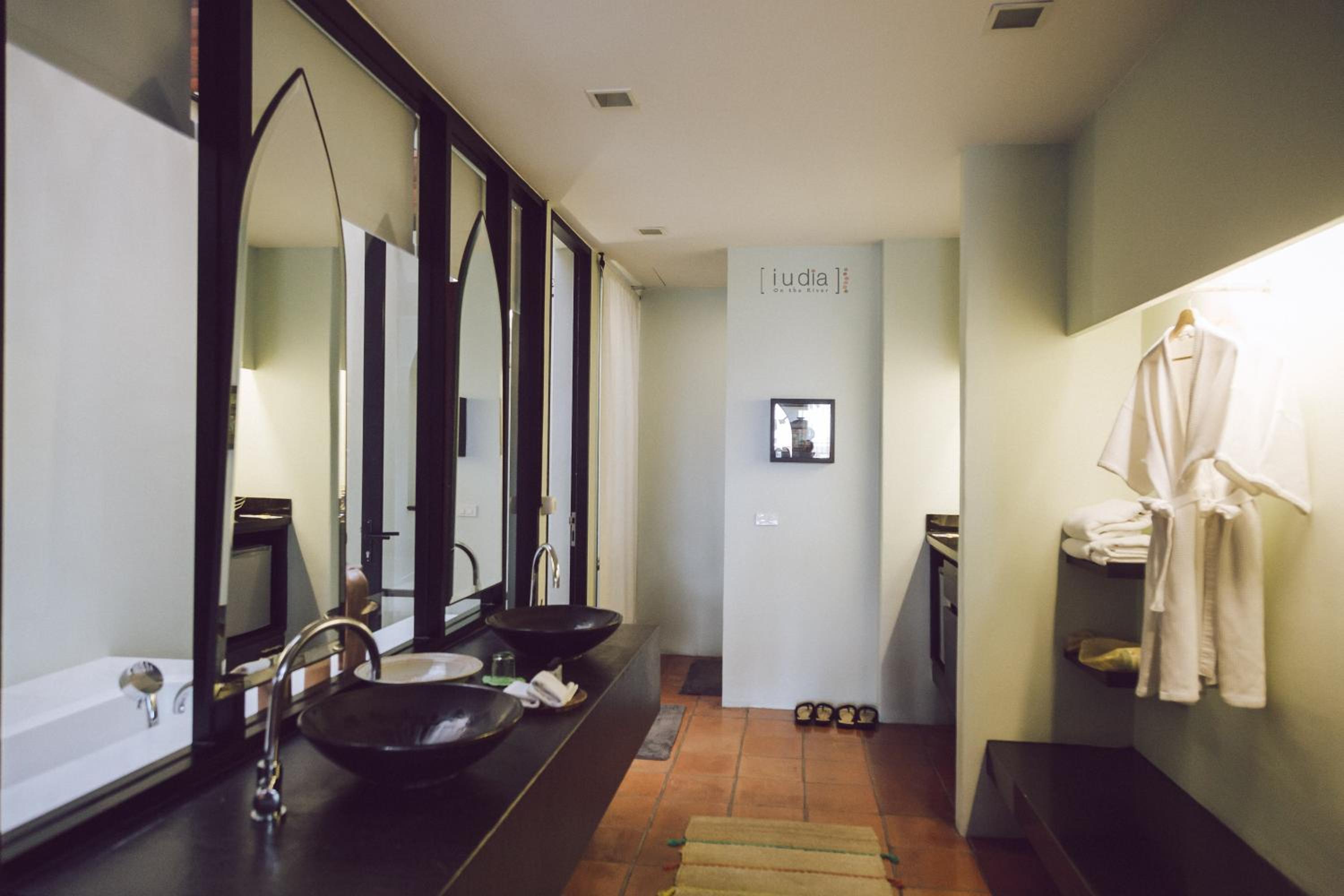 Superior King Room photo 3
