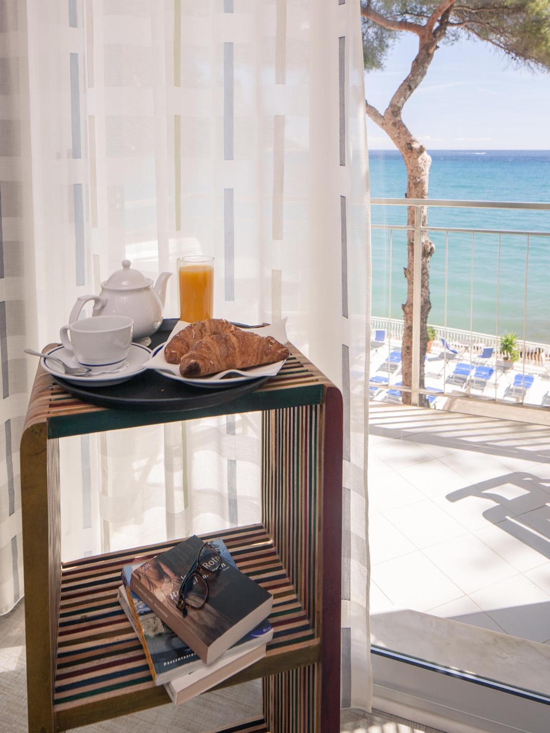 Triple Room with Sea View - Photo 3