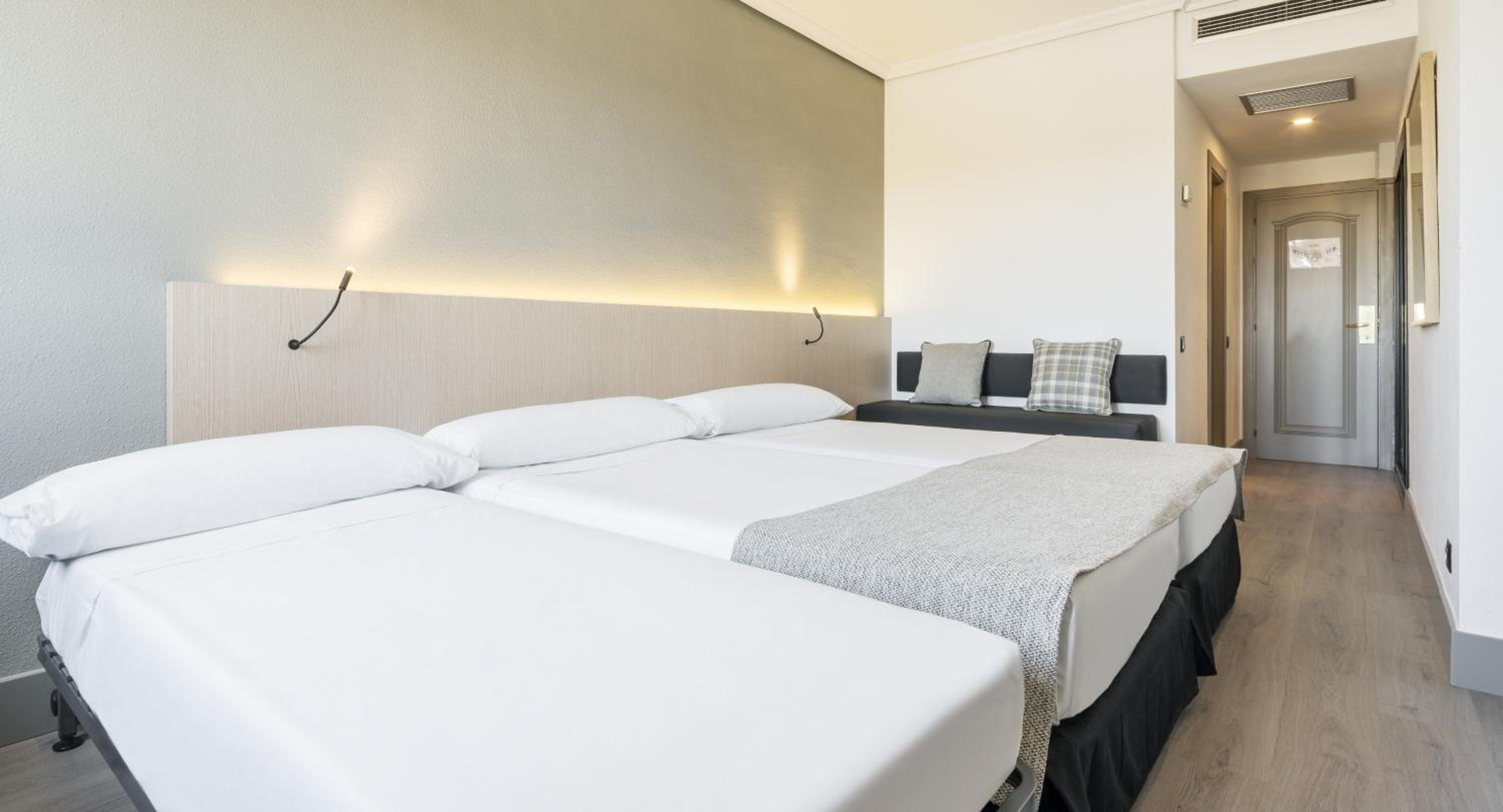 Habitación Doble Premium (2 adultos + 1 niño)