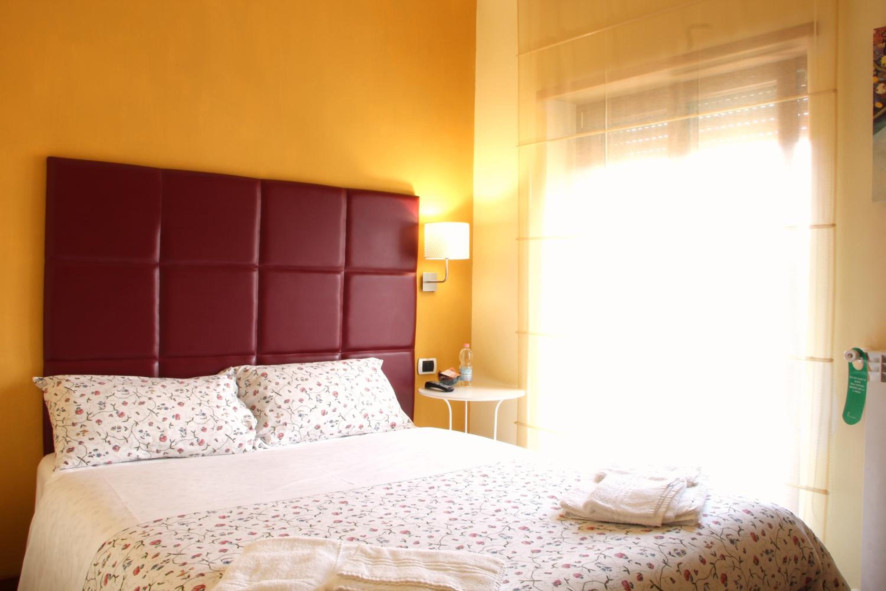 Deluxe Double or Twin Room photo 1
