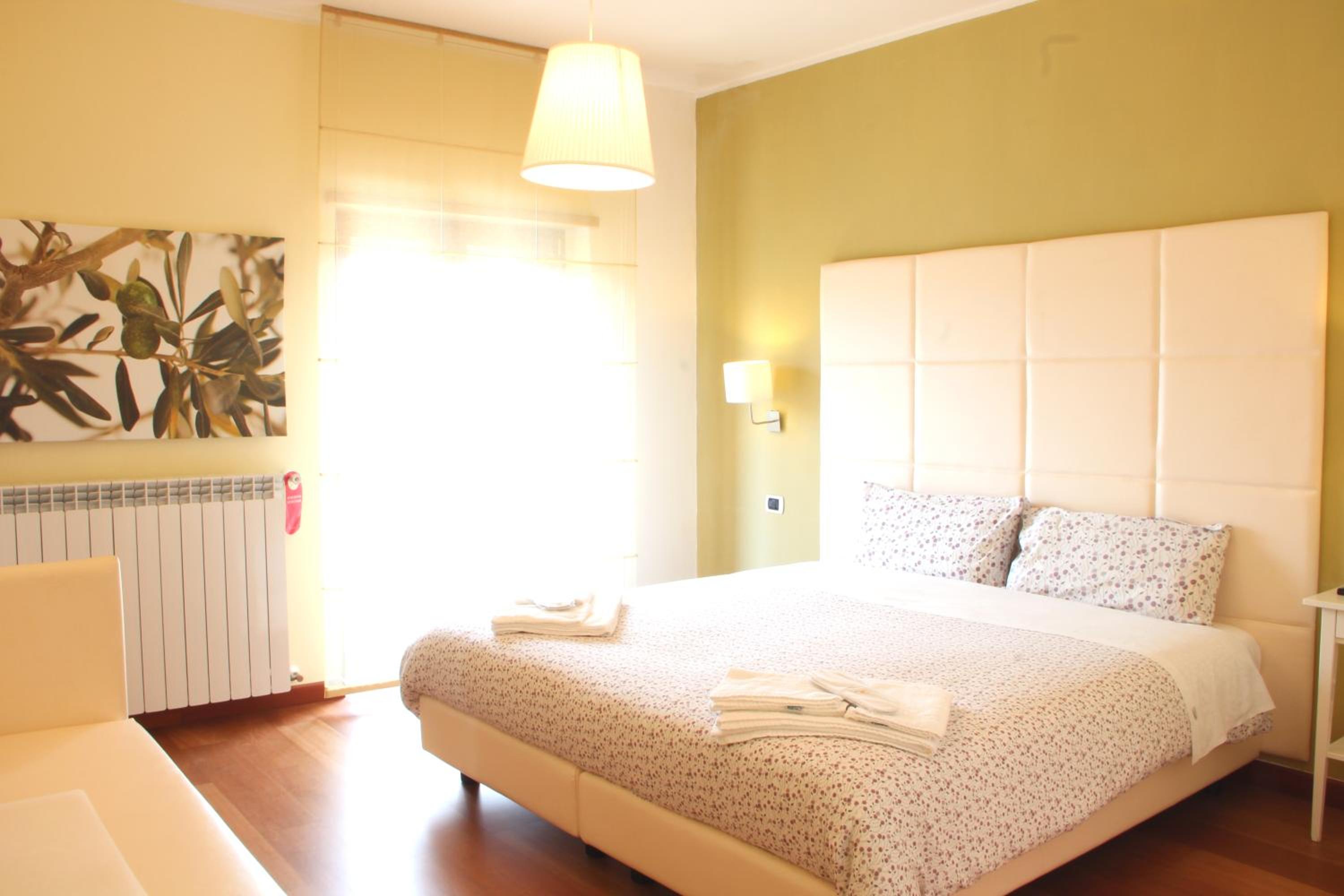 Deluxe Room (2 Adults + 1 Child) photo 1