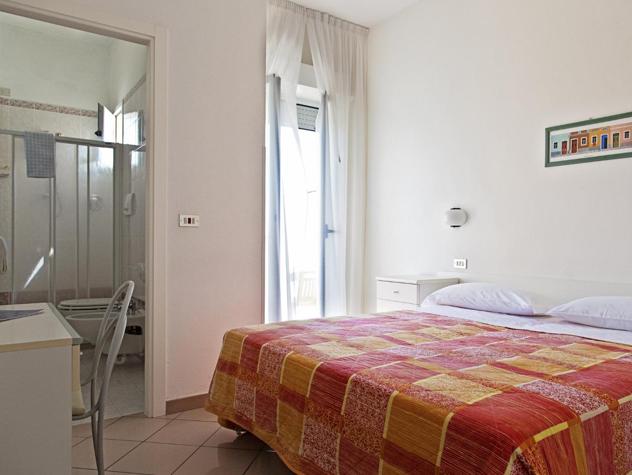 Double or Twin Room - Photo 14
