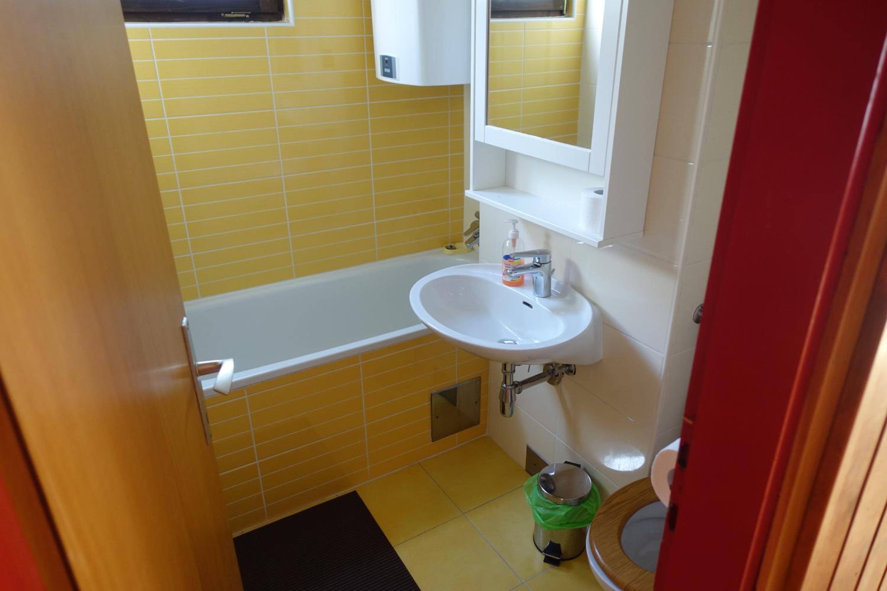 One-Bedroom Apartment with Balcony photo 2