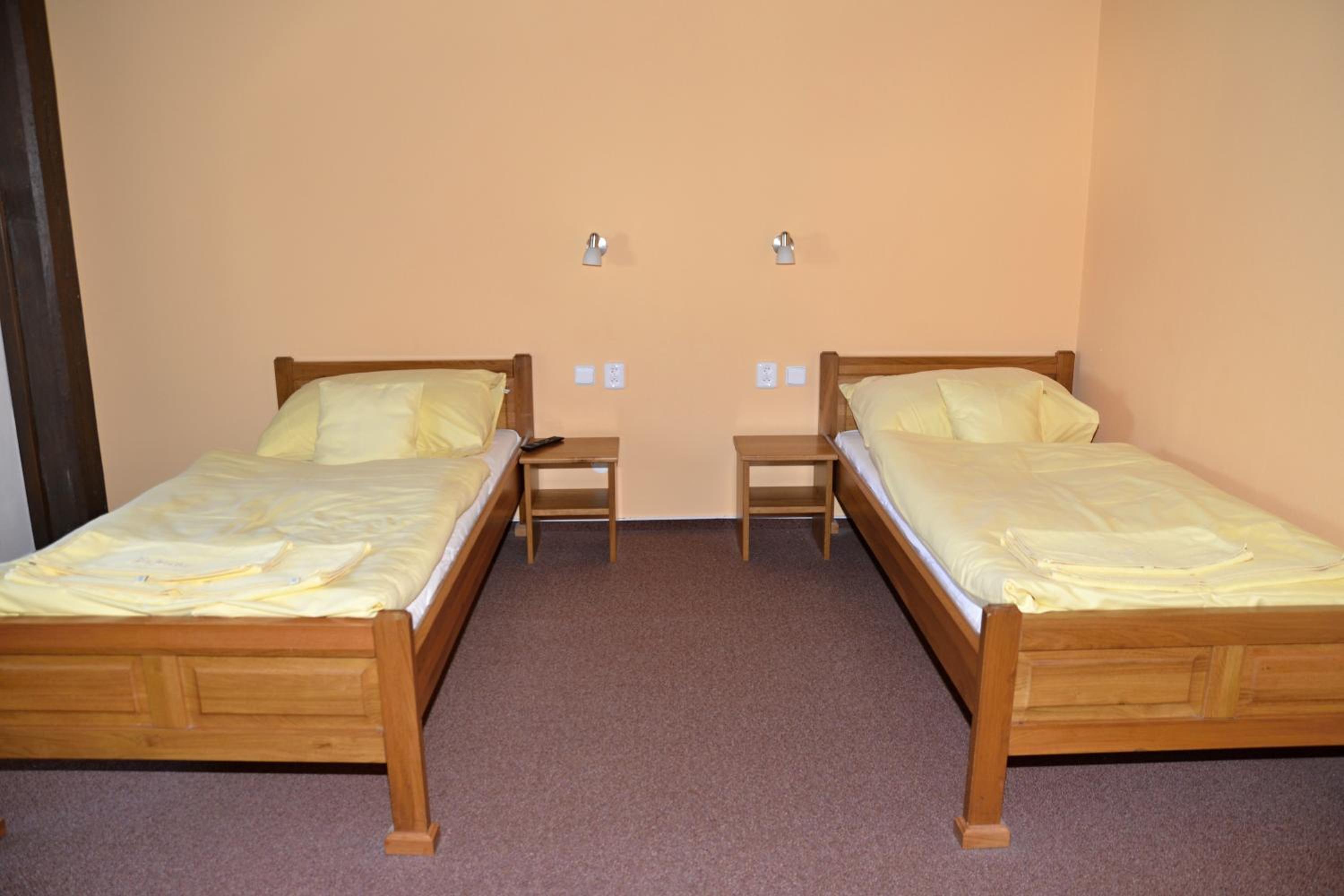 Twin Room - Photo 6