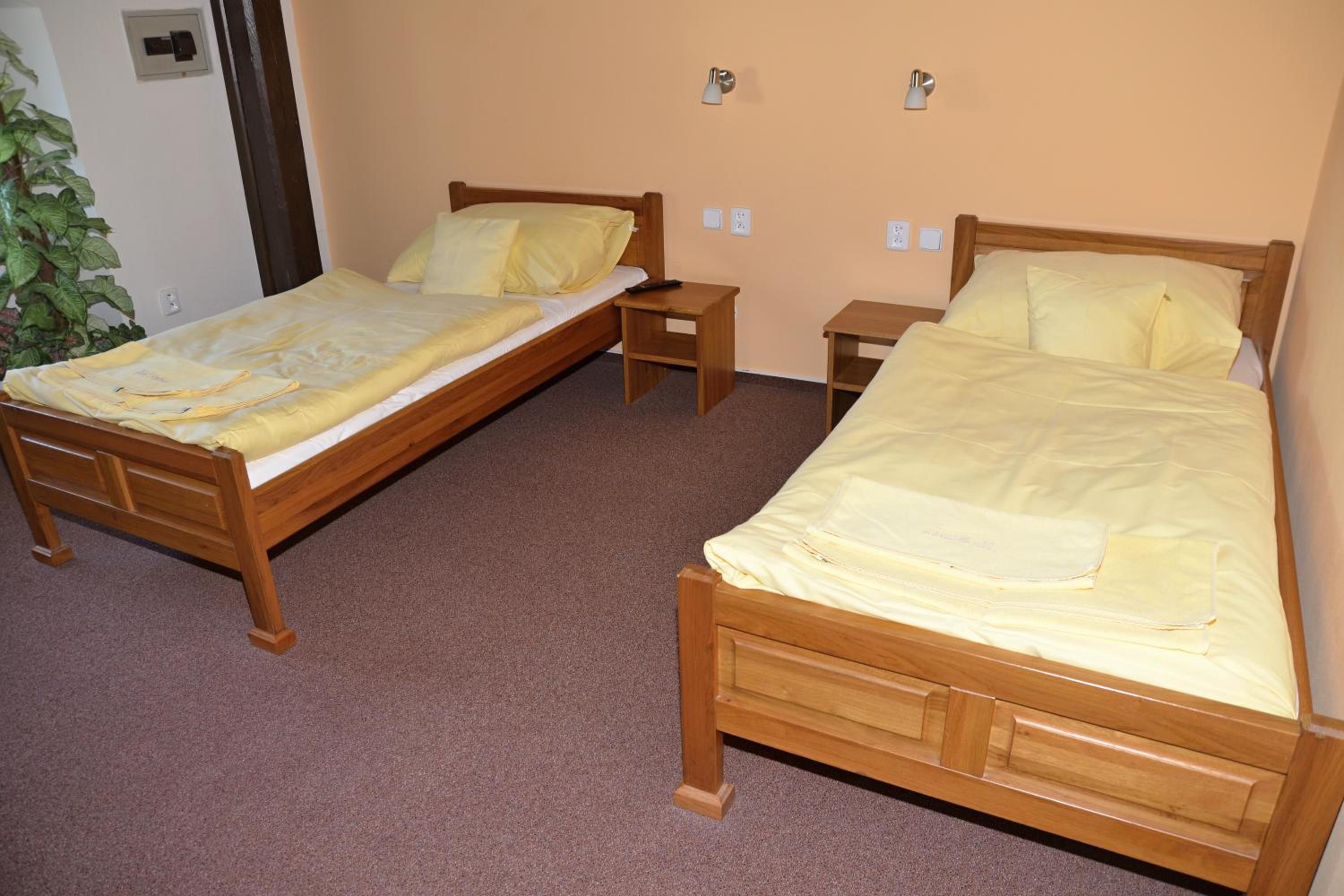 Twin Room - Photo 7