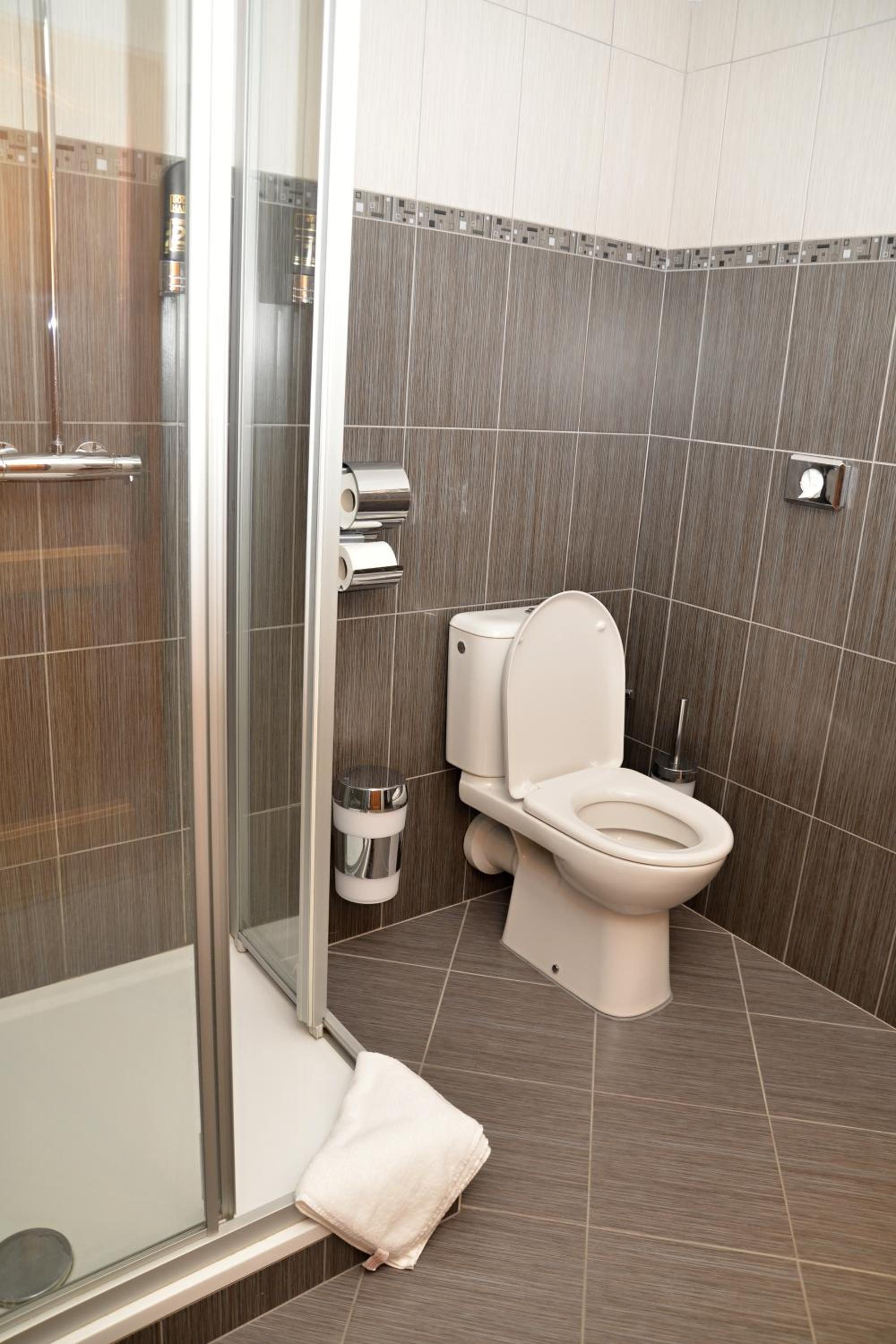 Double Room - Photo 5