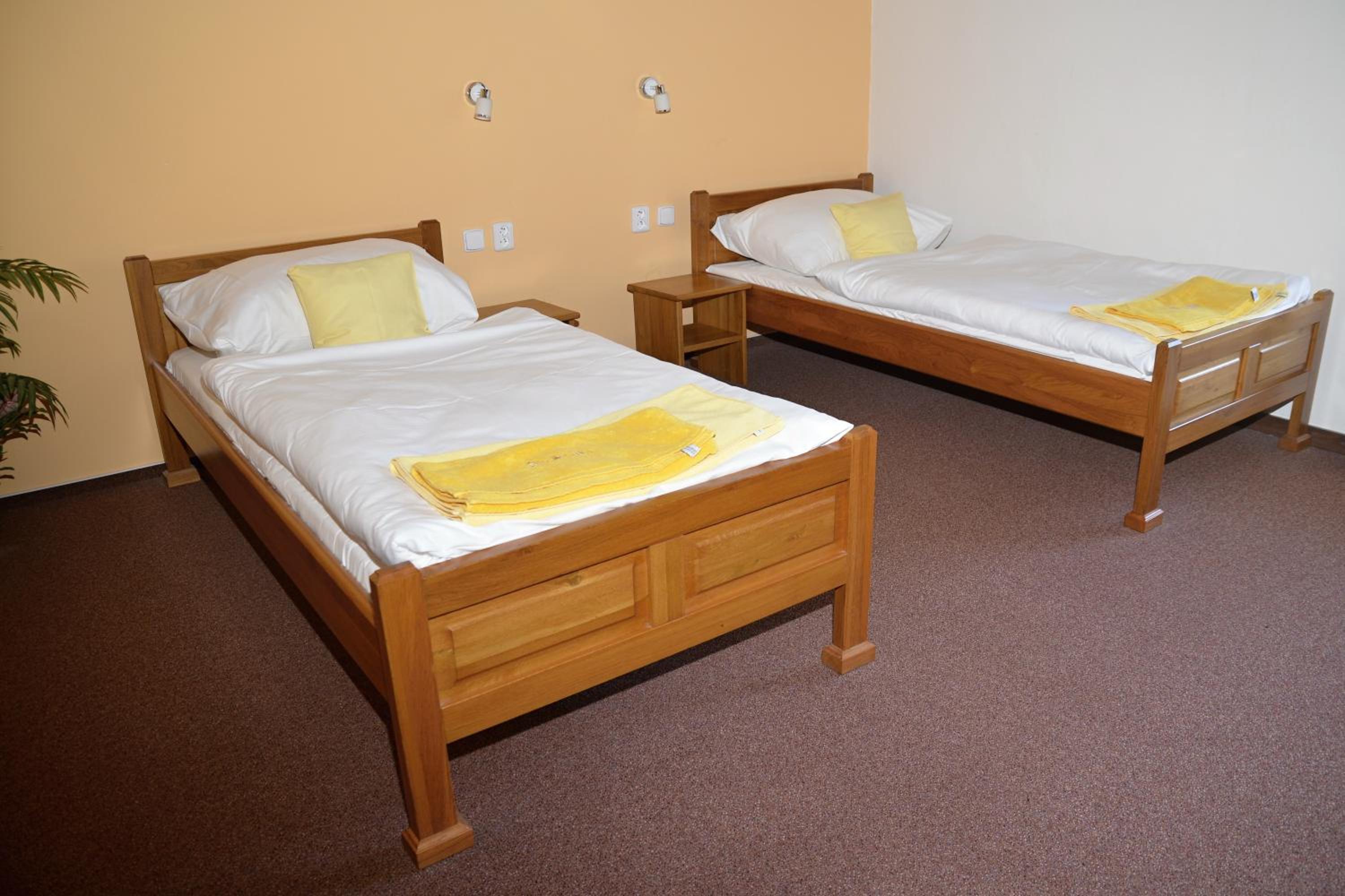 Twin Room - Photo 10