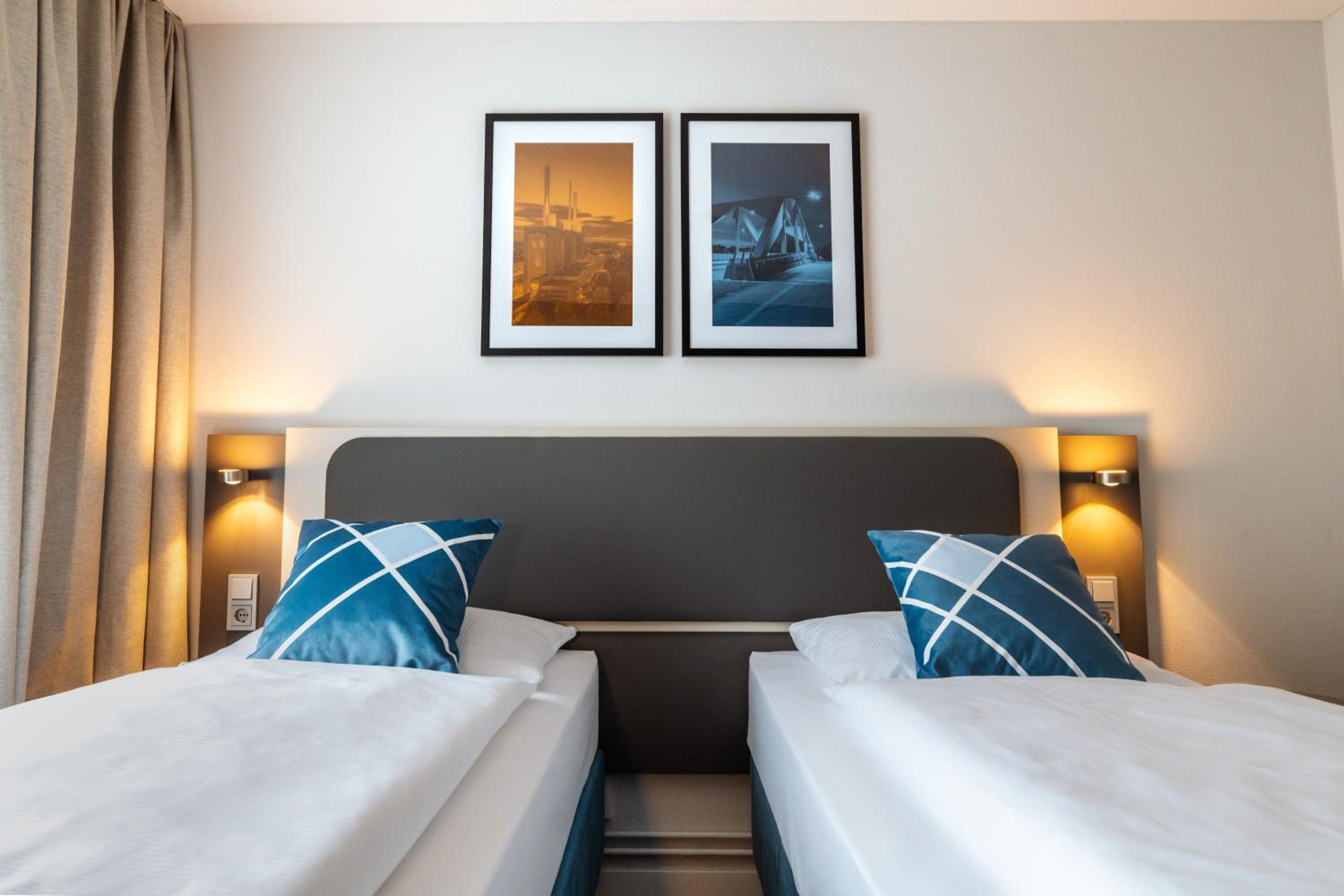 Standard Twin Room with Garden View - Photo 4