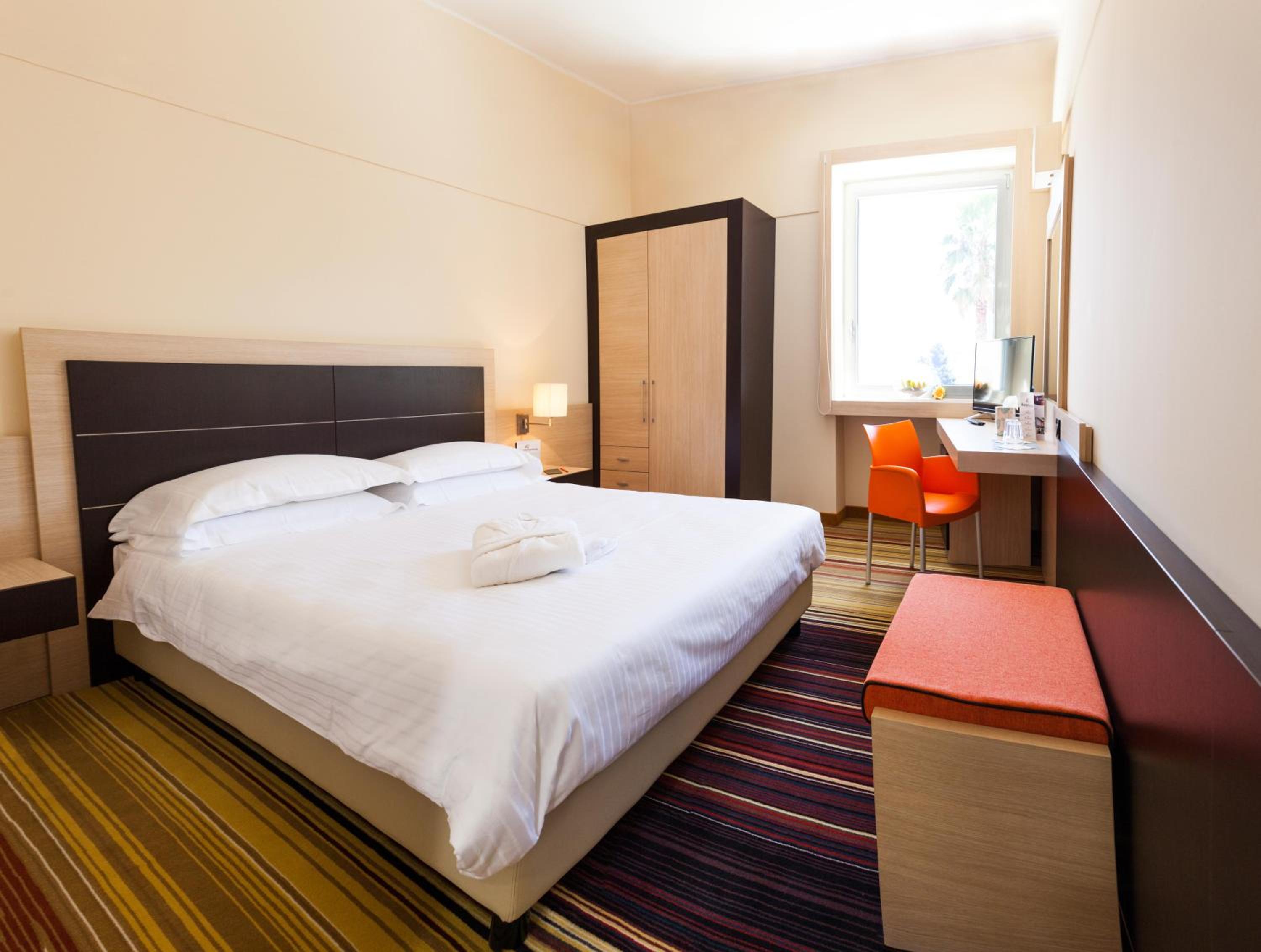 Standard Double Room photo 2