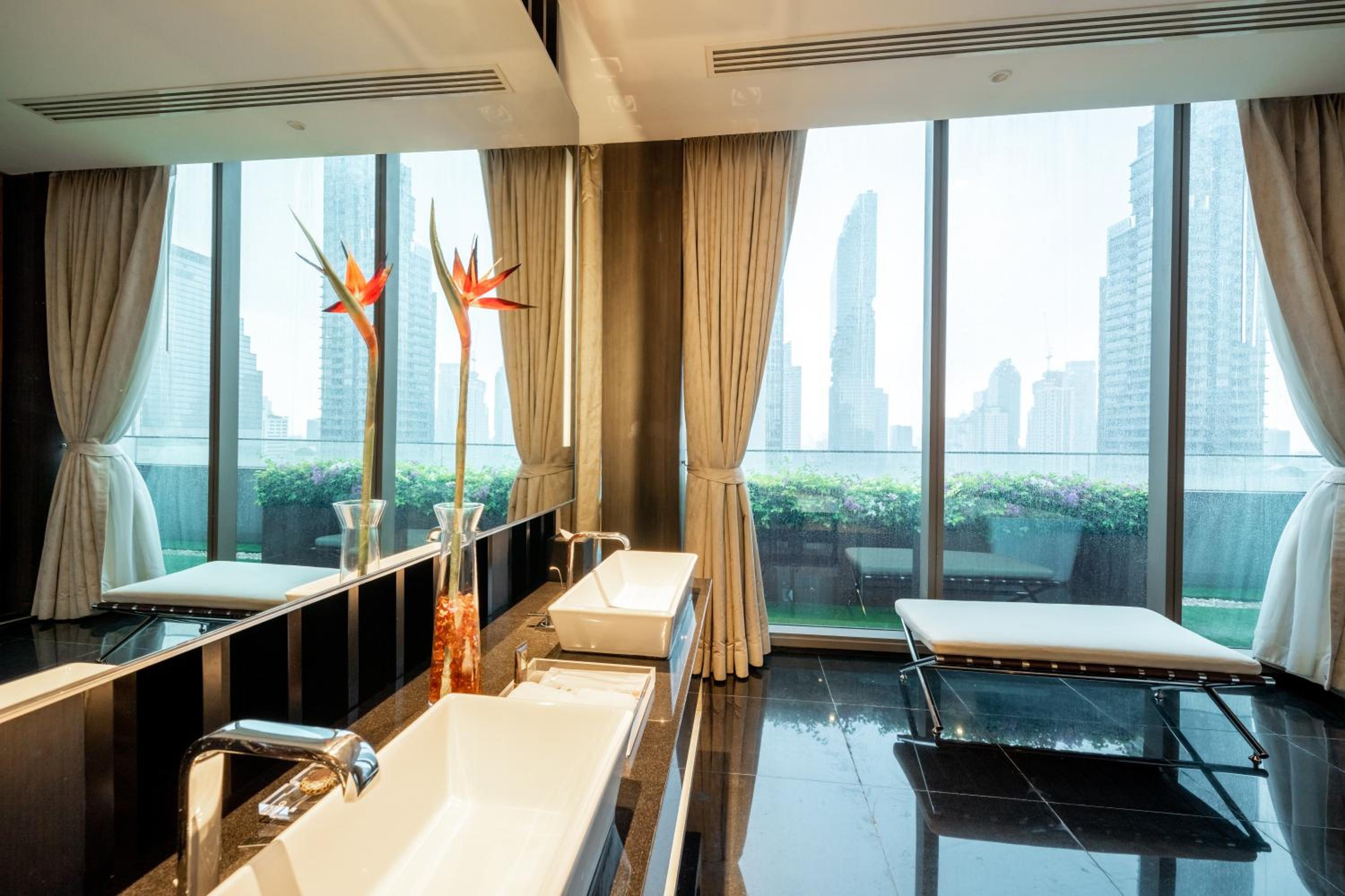 AMARA SUITE, Lounge Access with Special Benefits photo 3