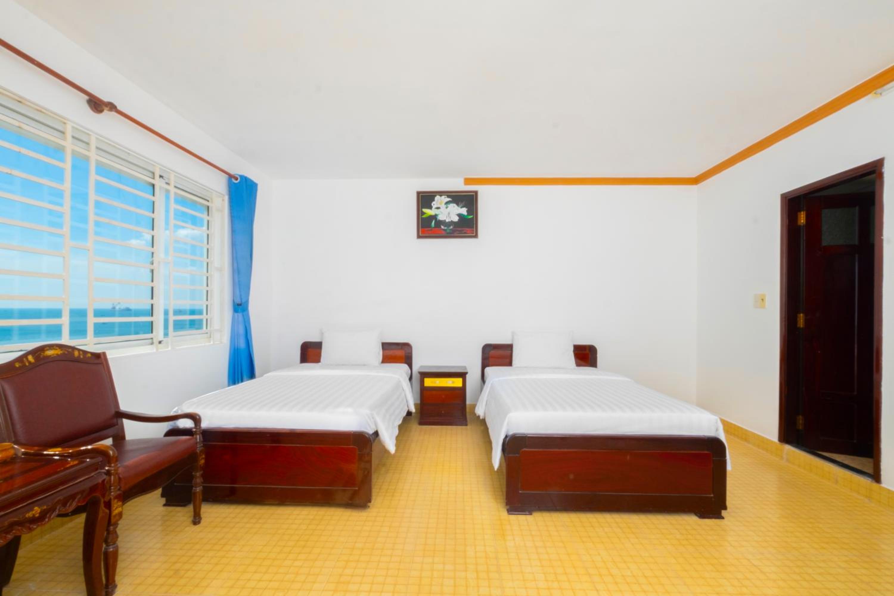 Twin Room - Photo 5