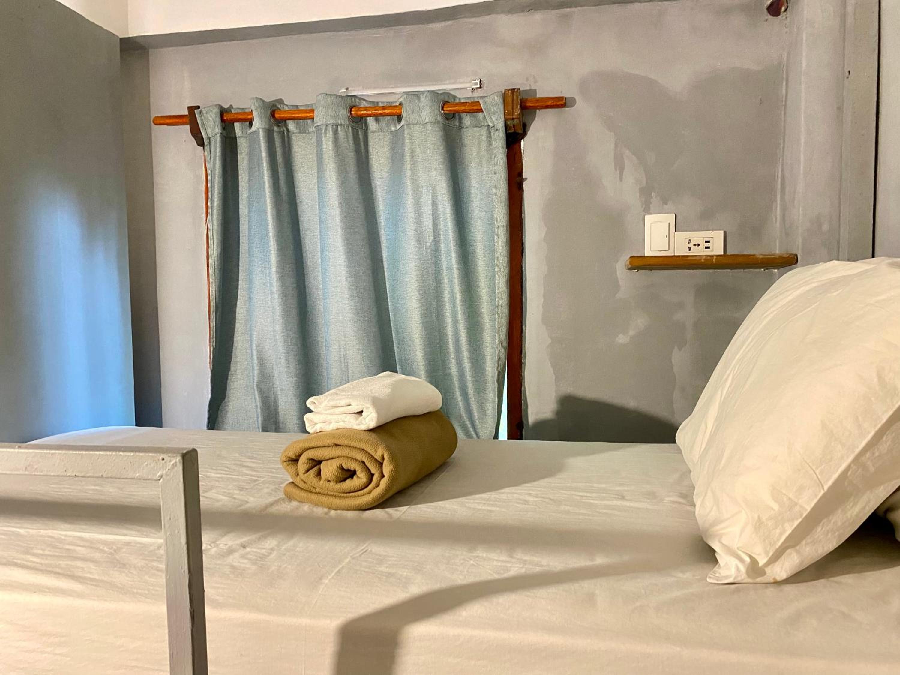 Bed in 8-Bed Mixed Dormitory Room photo 1