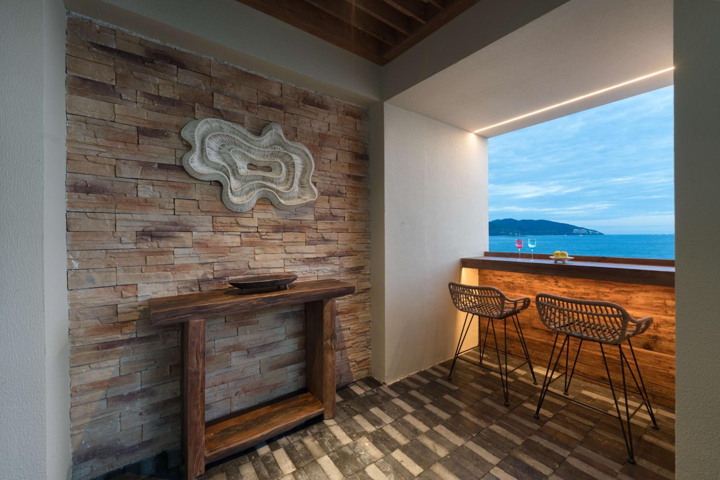 Deluxe Suite with Sea View