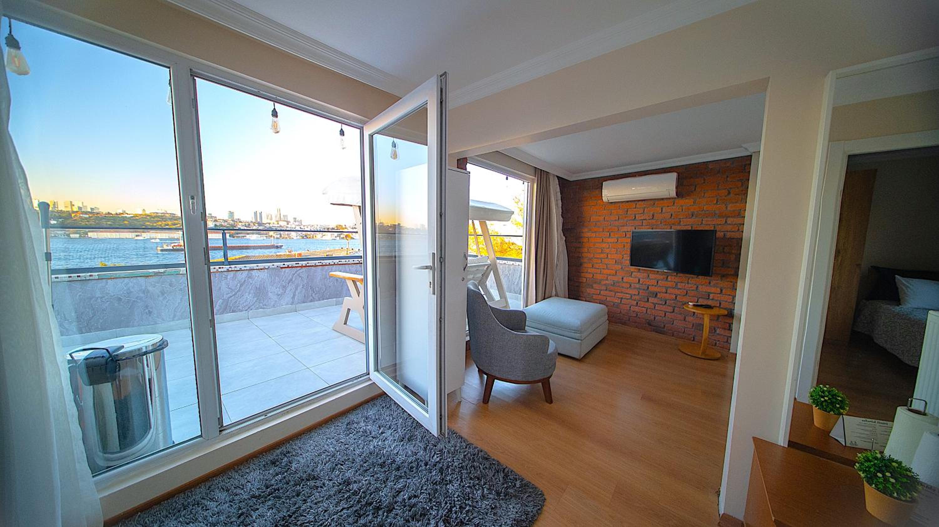 Suite with Sea View photo 3