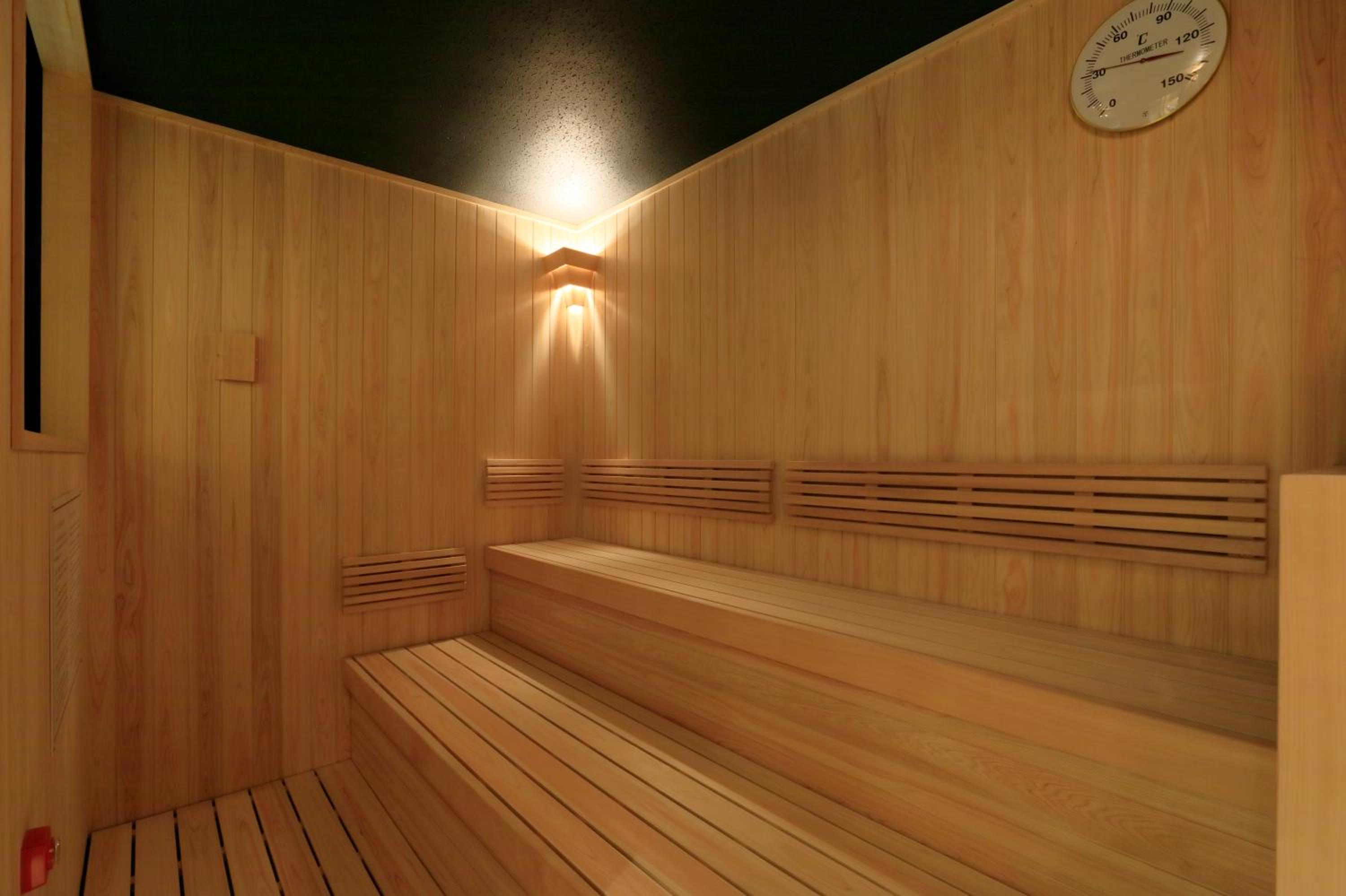 Twin Room with Desk