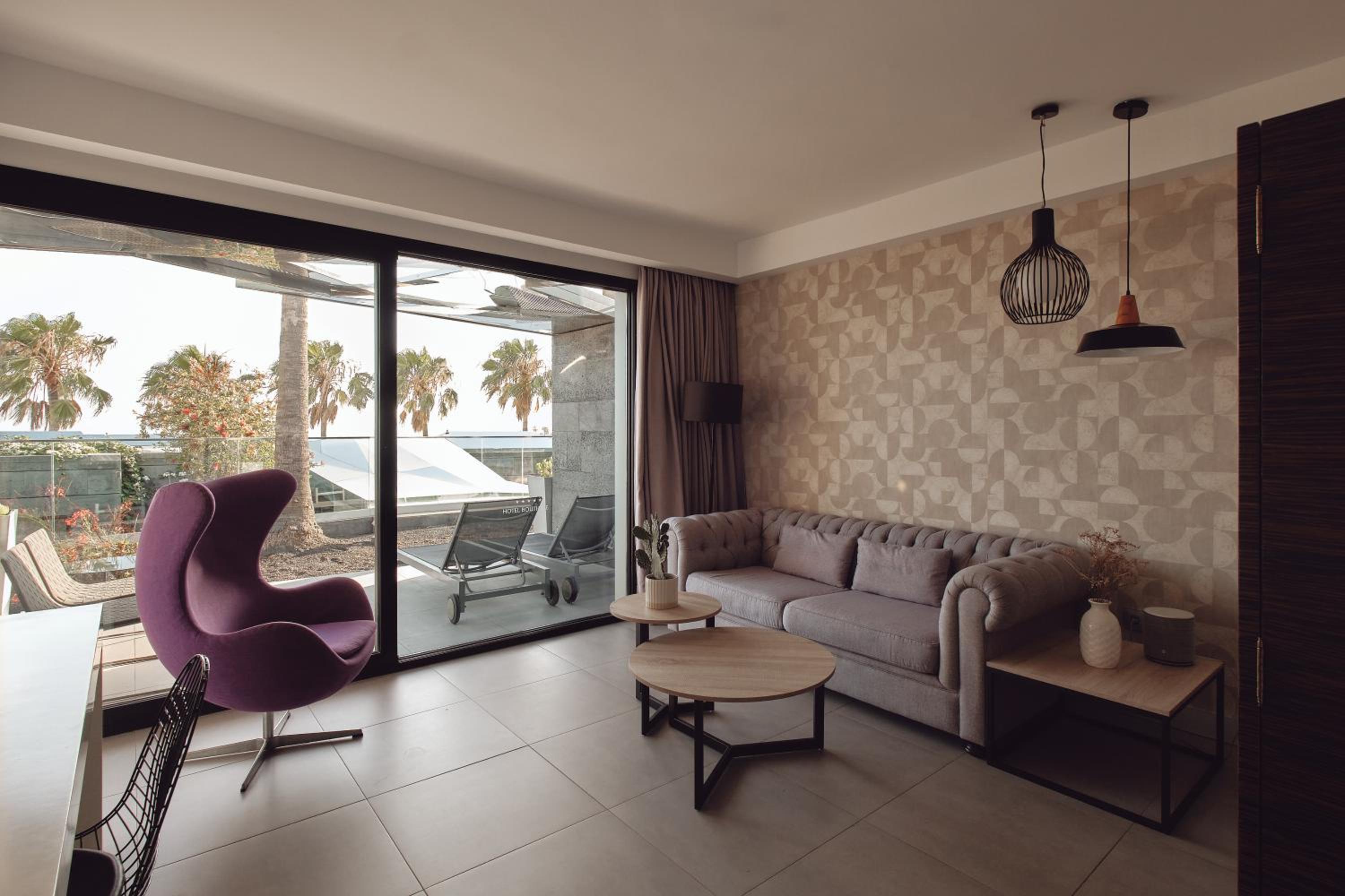 Superior Suite with Sea View - Photo 2