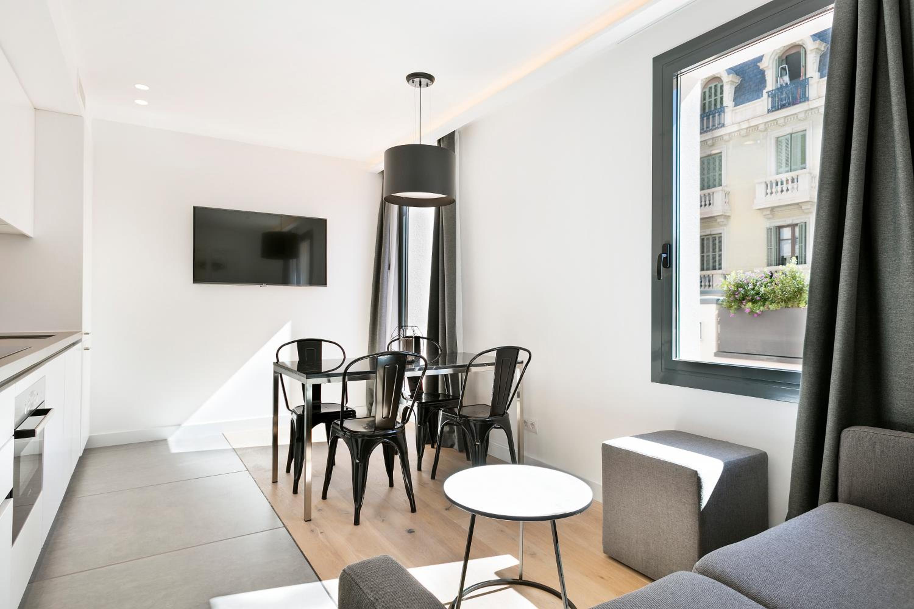 Luxury two-Bedroom Apartment with Terrace photo 3
