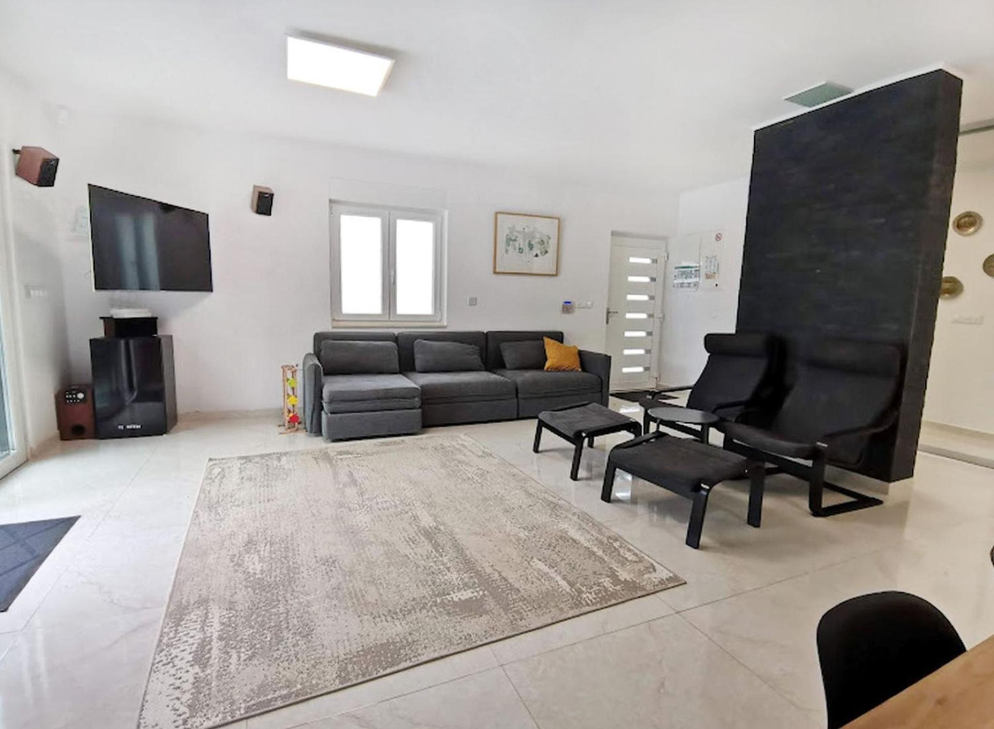 Villa photo 3