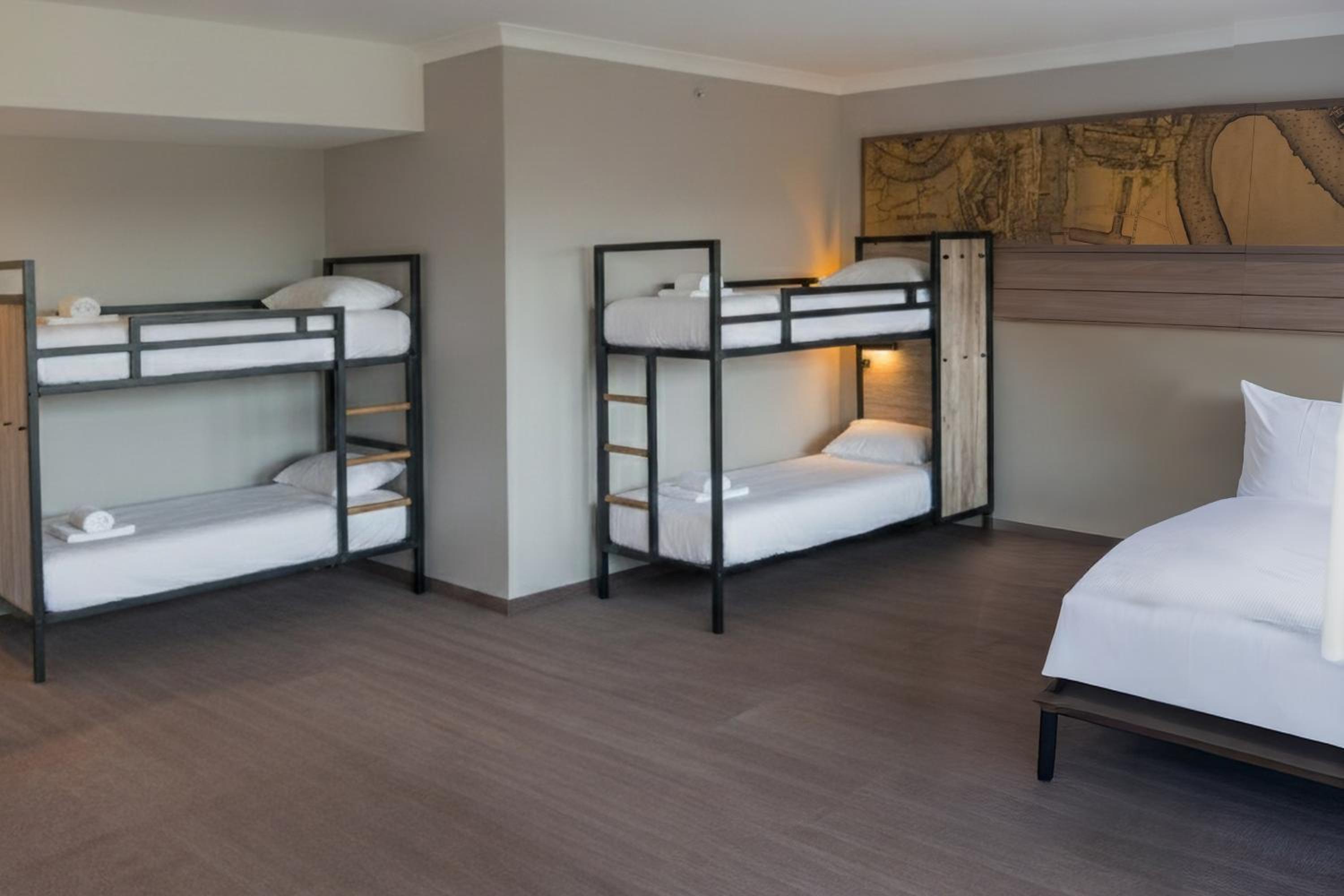 Six-Bed Room photo 1