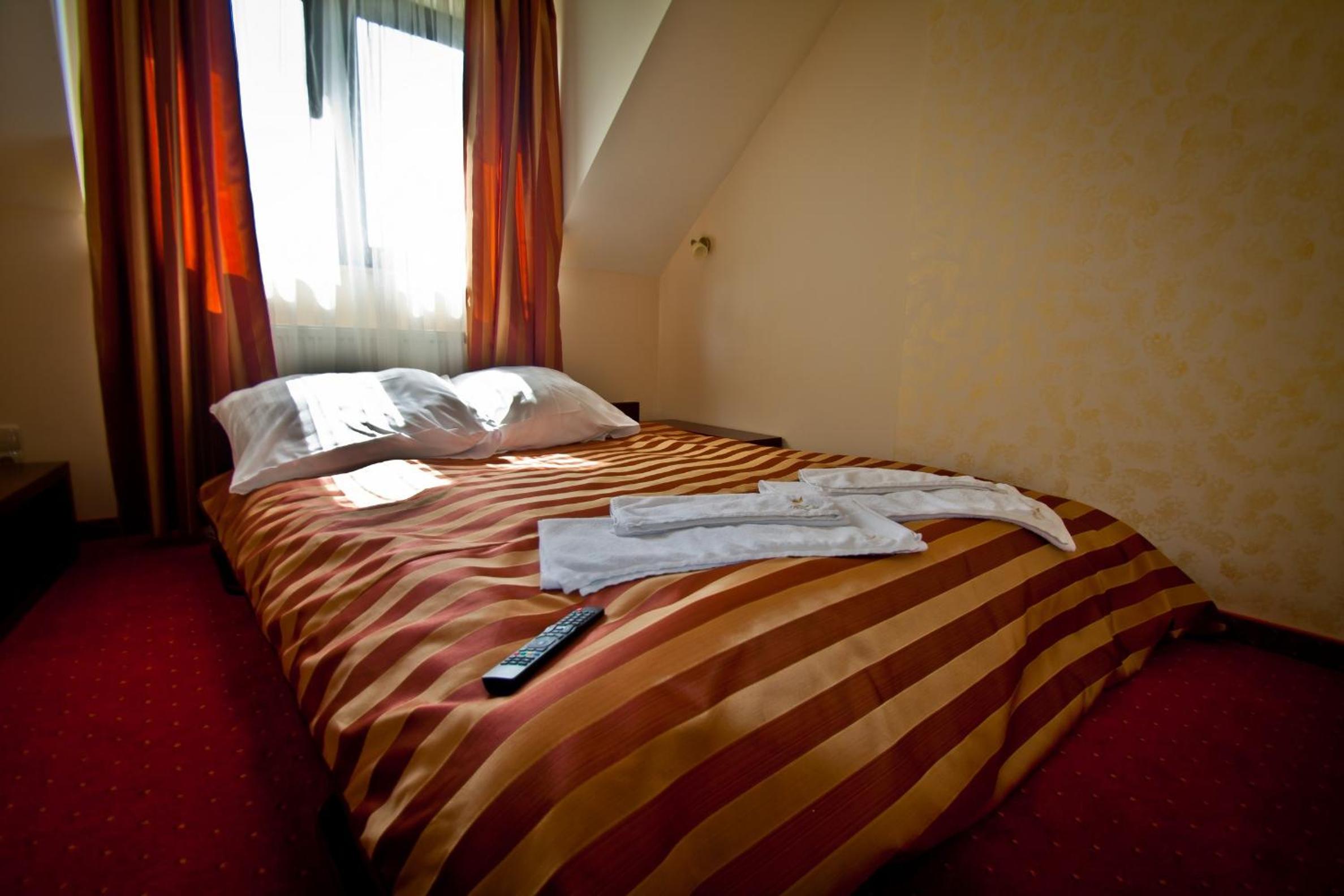 King Suite with Sofa Bed photo 3