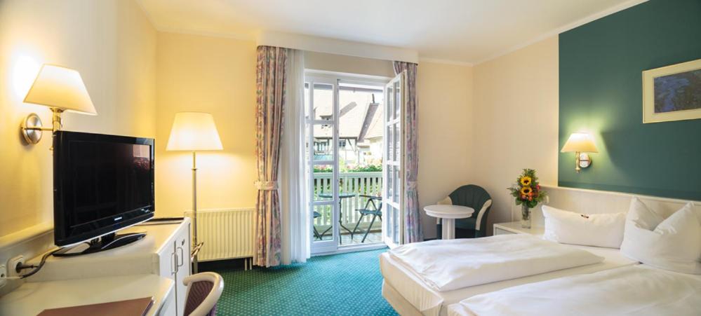 Double Room with Balcony - Photo 4