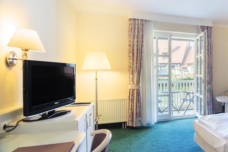 Double Room with Balcony - Photo 3