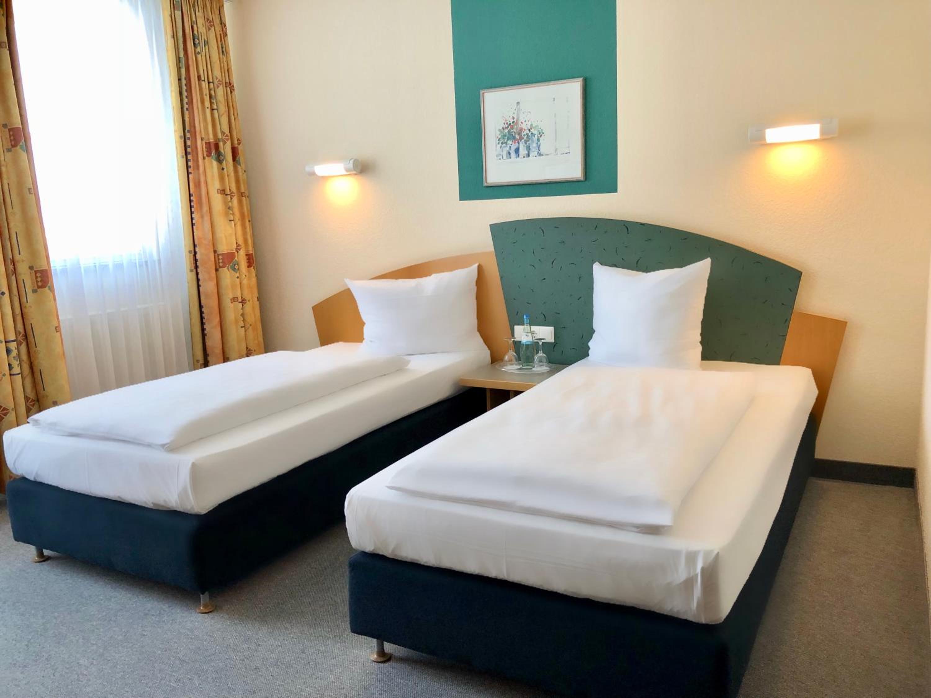 Economy Double Room - Photo 2