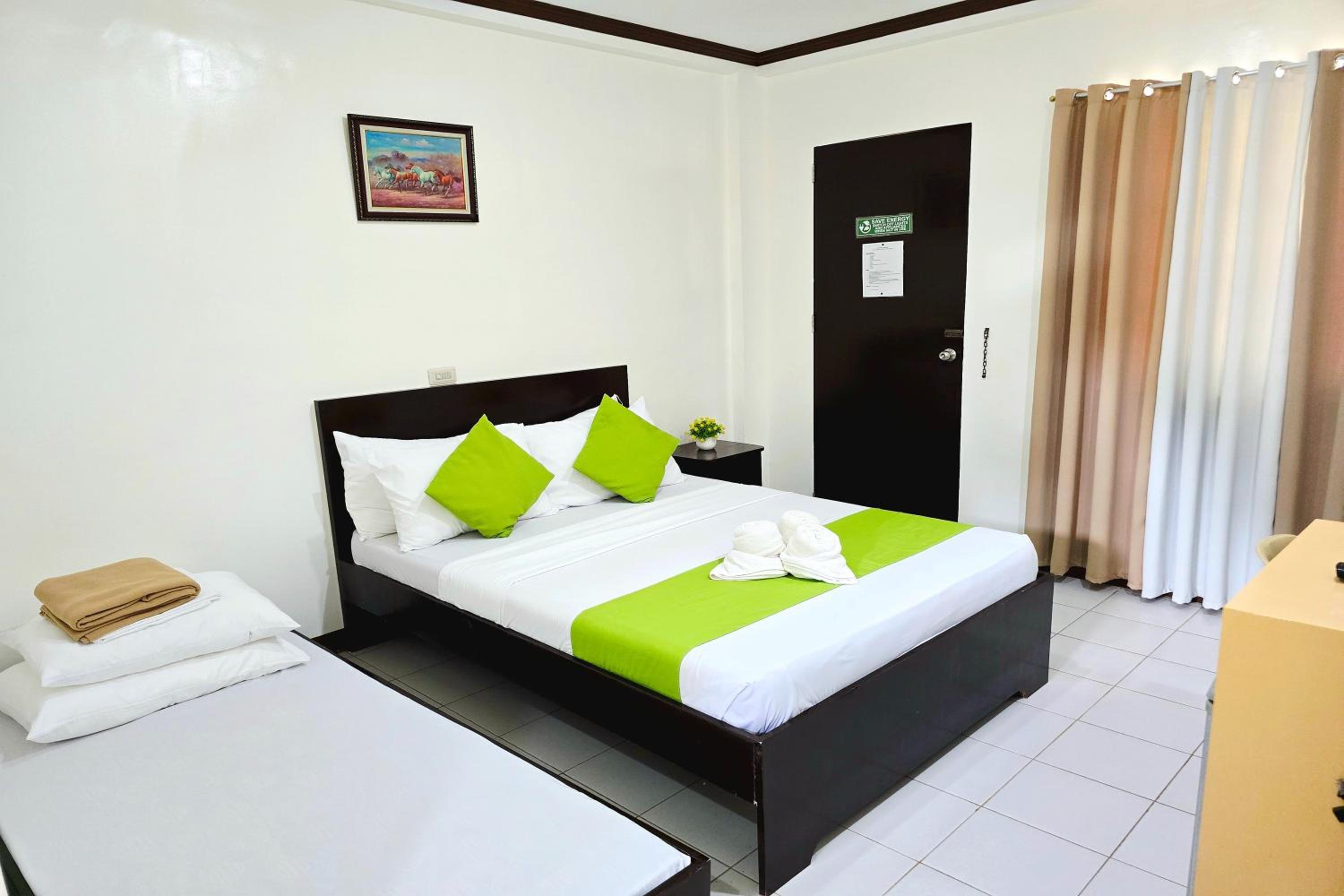 Standard Triple Room - Photo 3