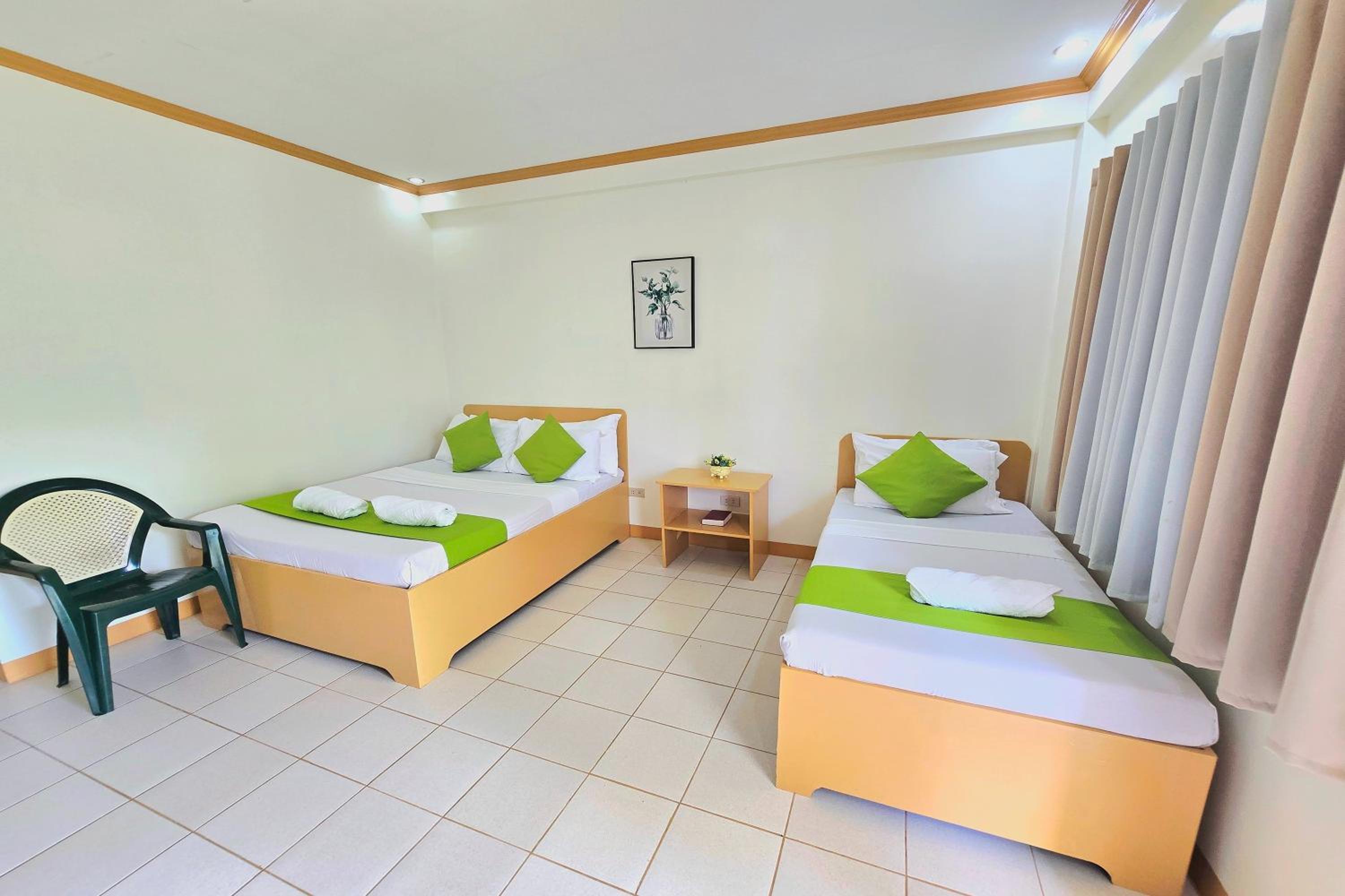 Standard Triple Room - Photo 21