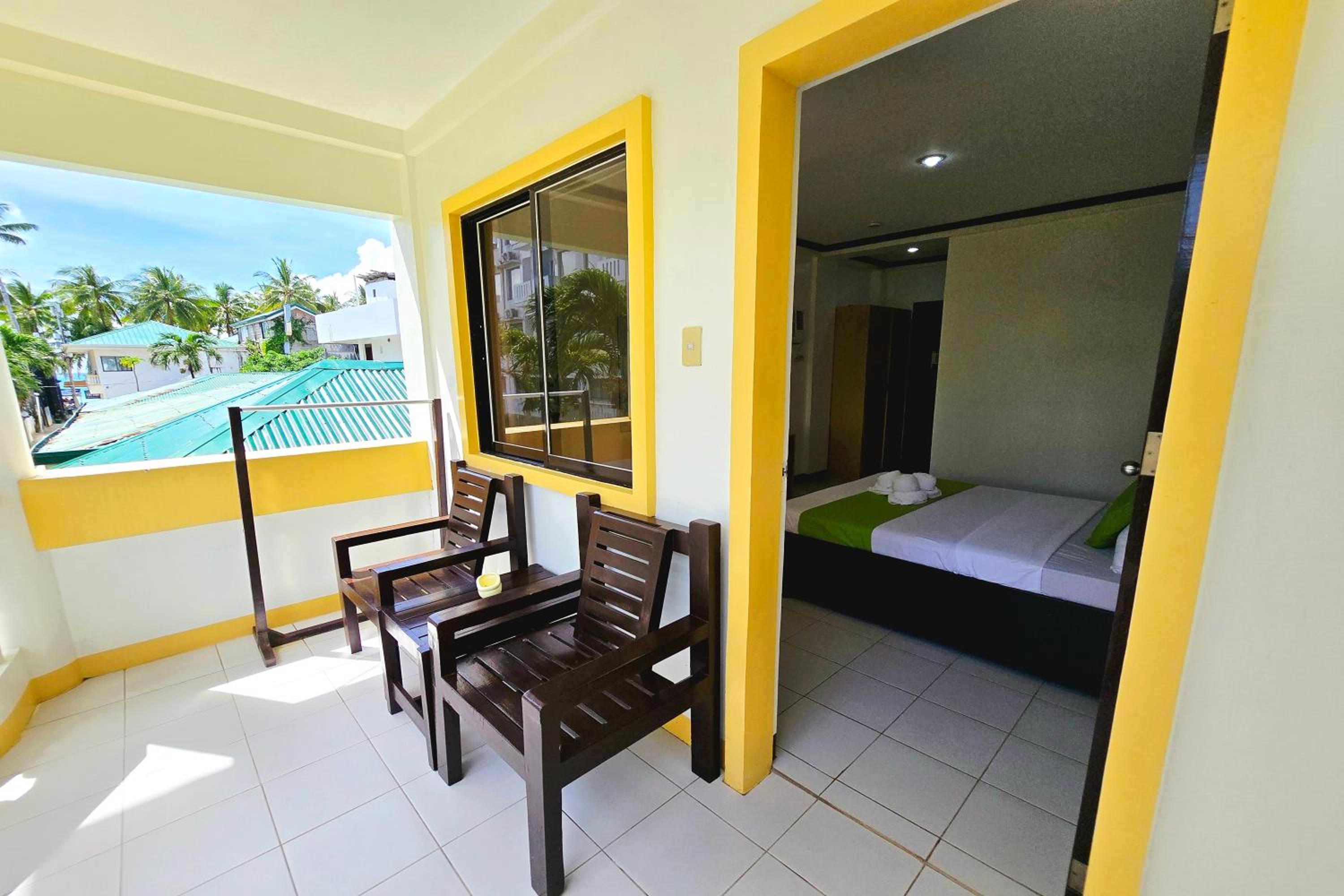 Standard Triple Room - Photo 9