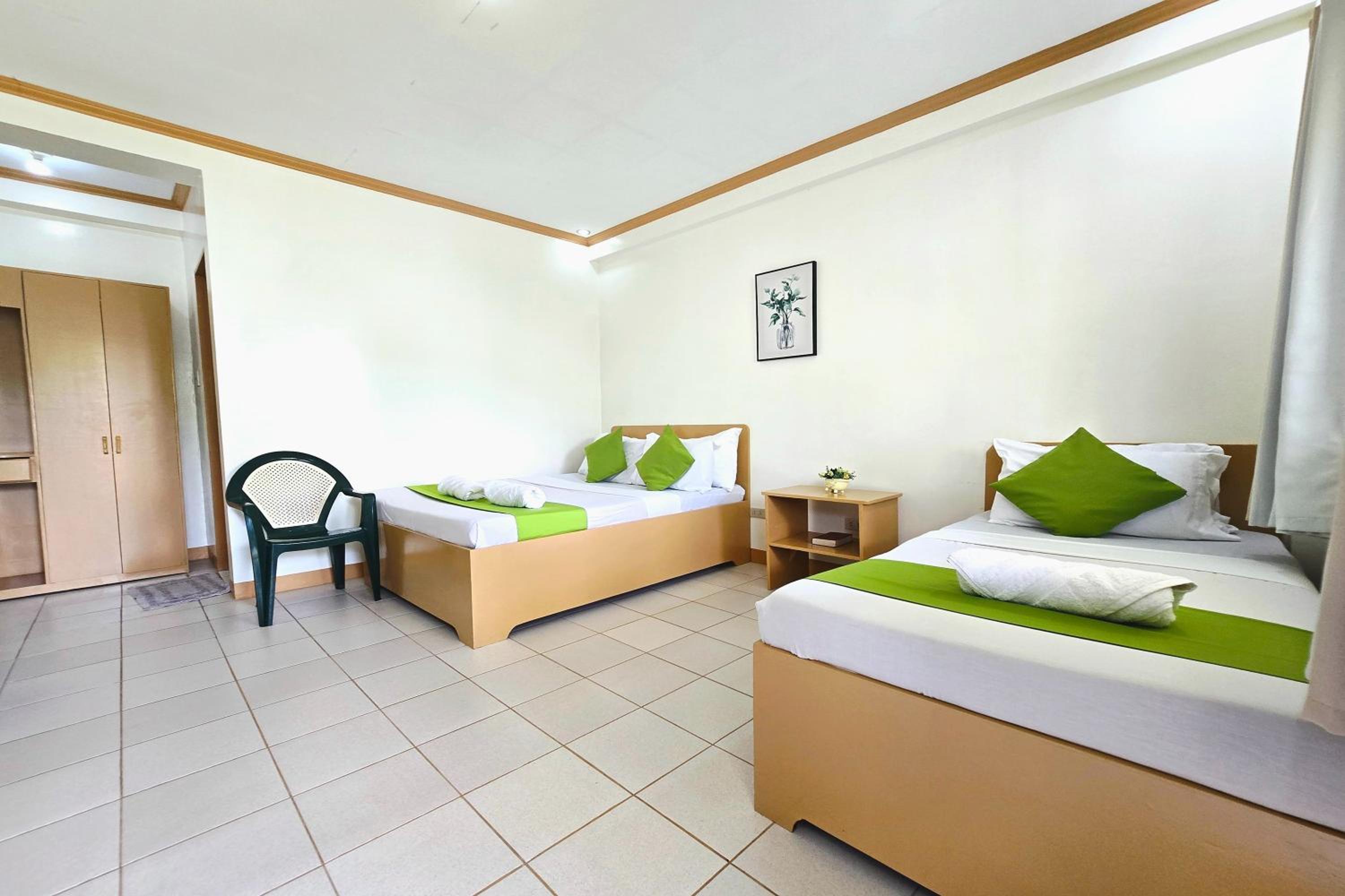 Standard Triple Room - Photo 7