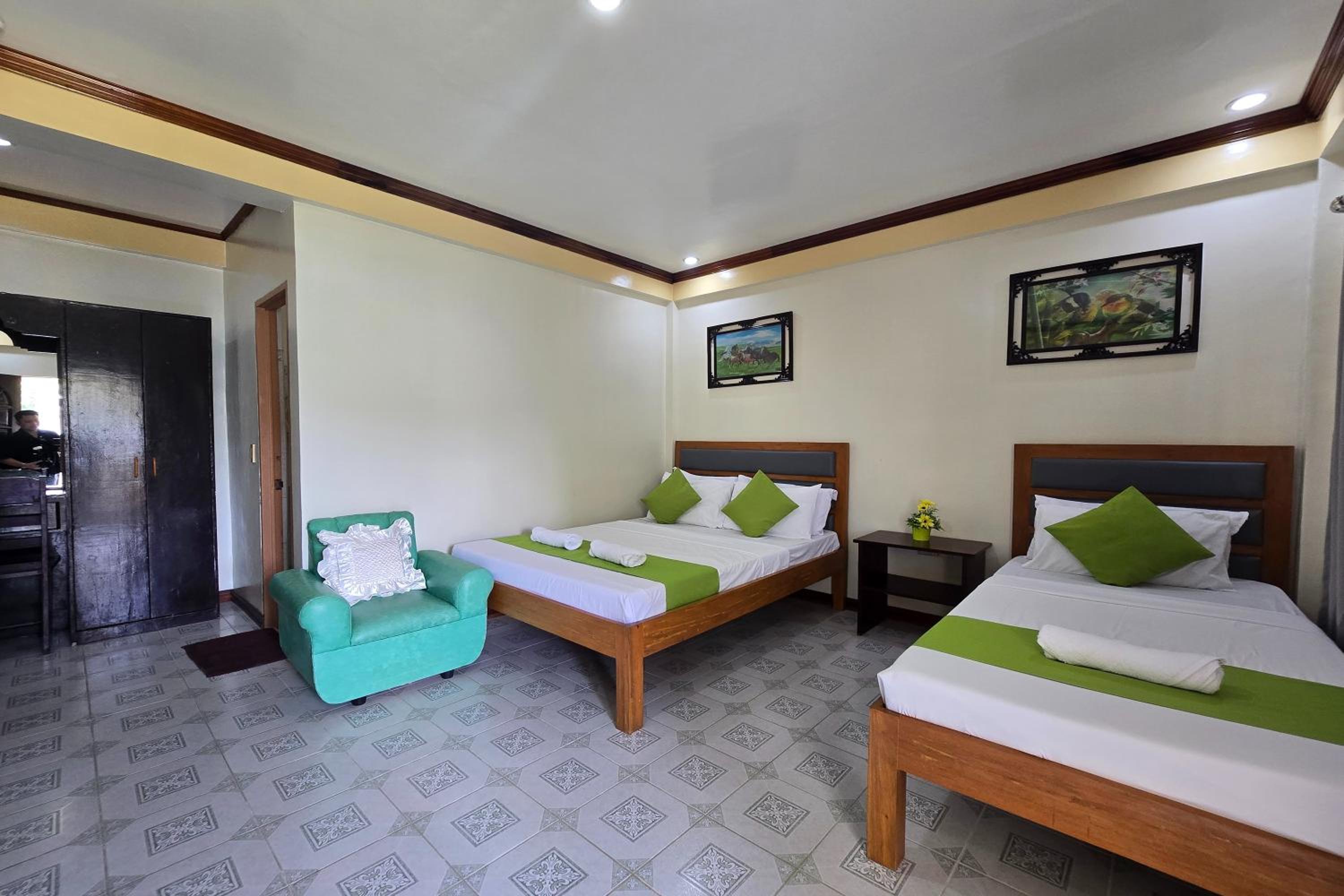 Standard Triple Room - Photo 12