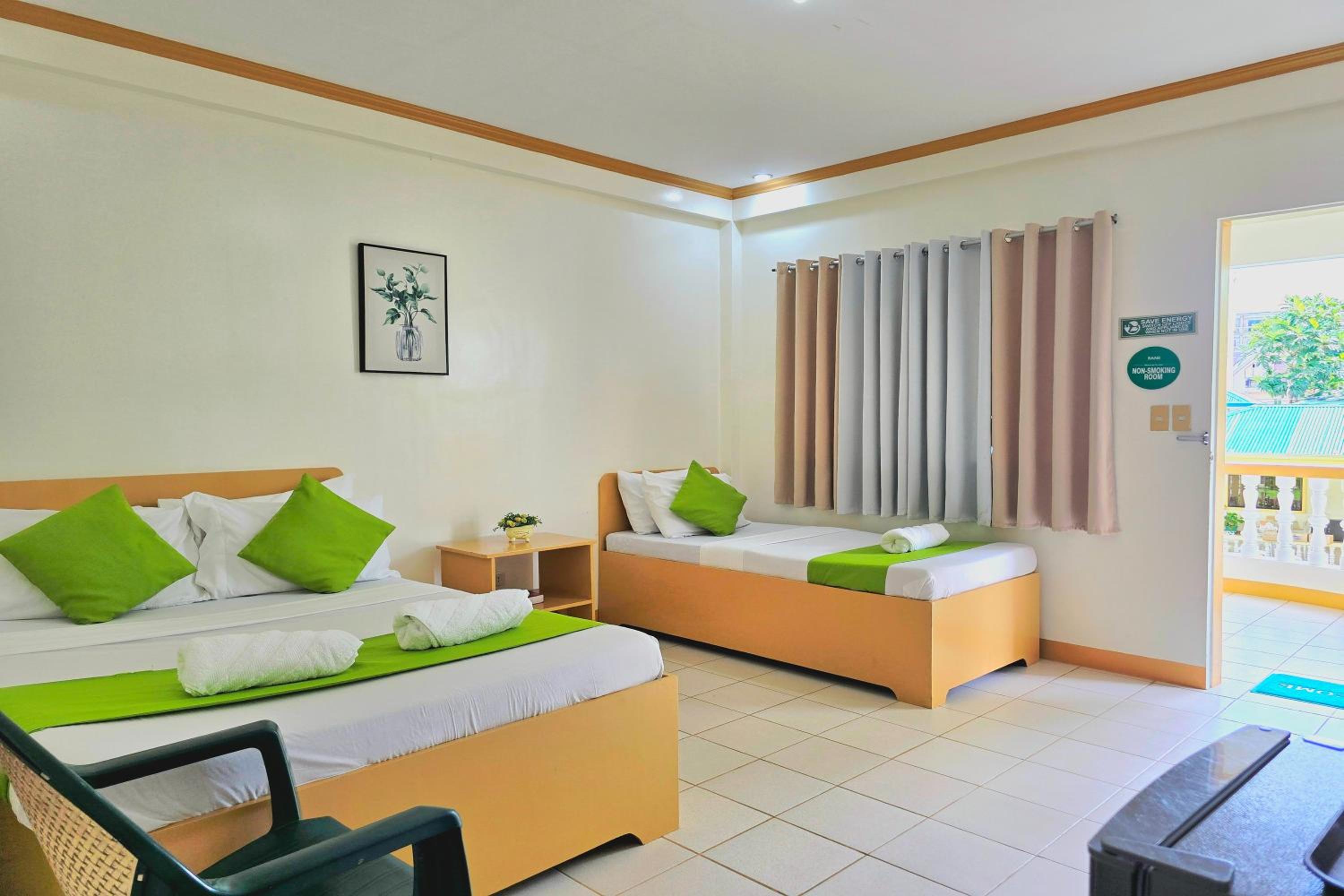 Standard Triple Room - Photo 11