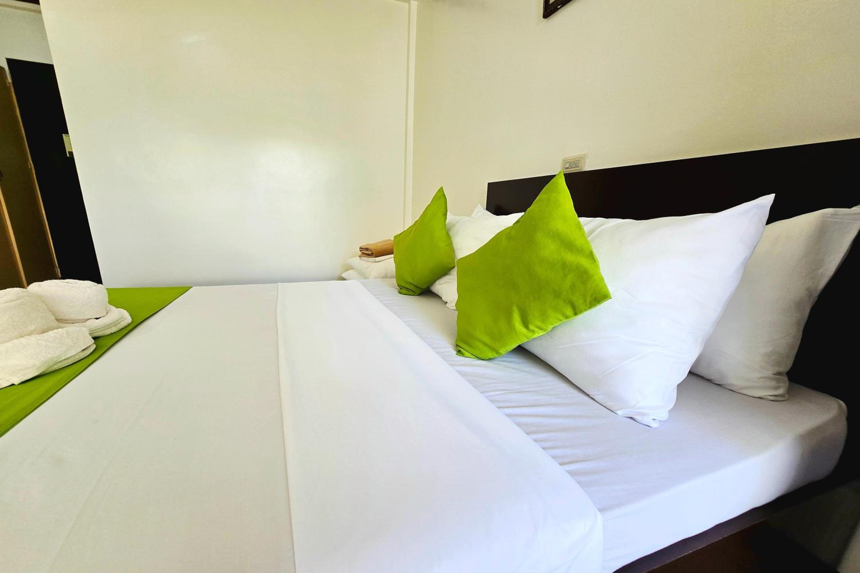 Standard Triple Room - Photo 18