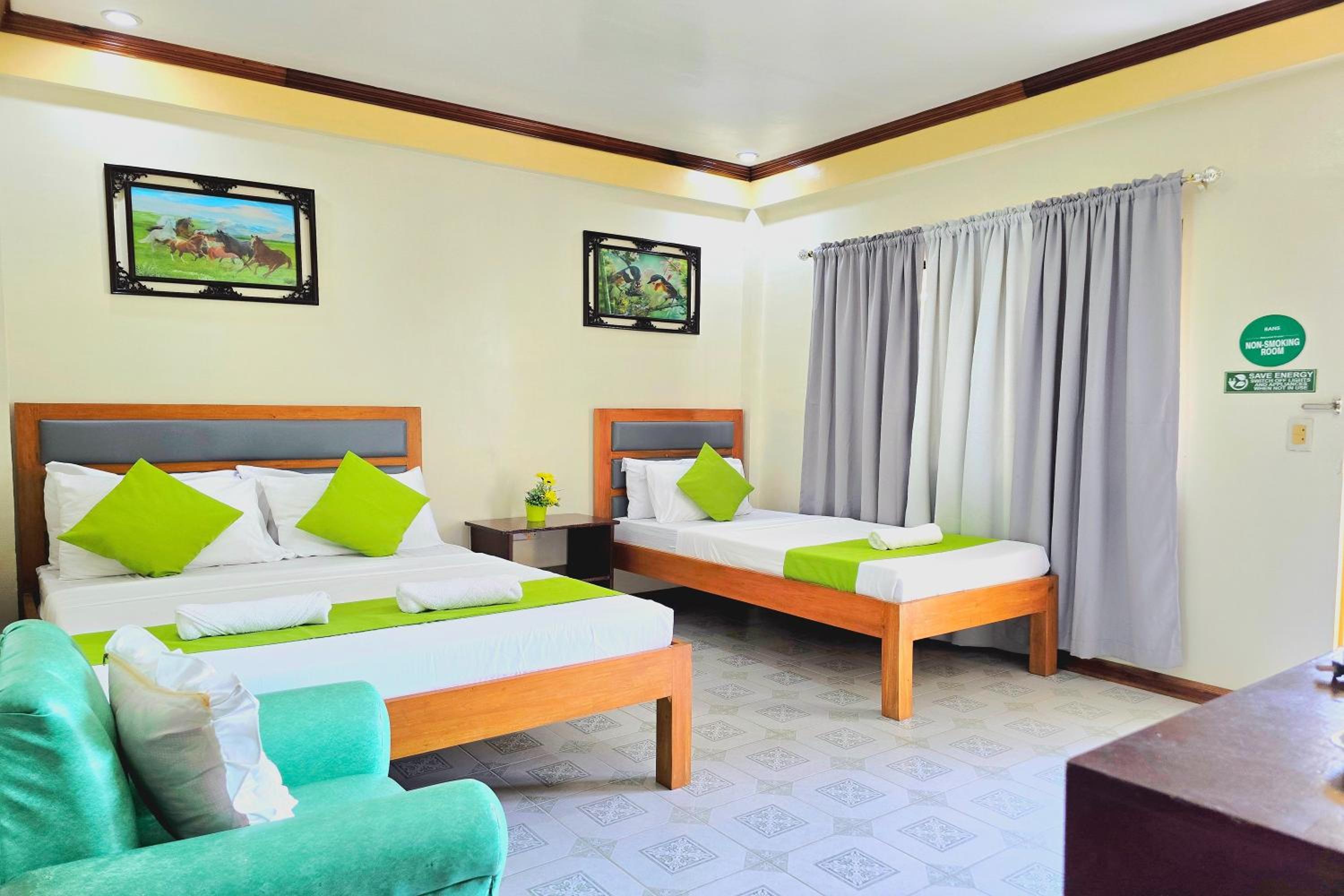 Standard Triple Room - Photo 1
