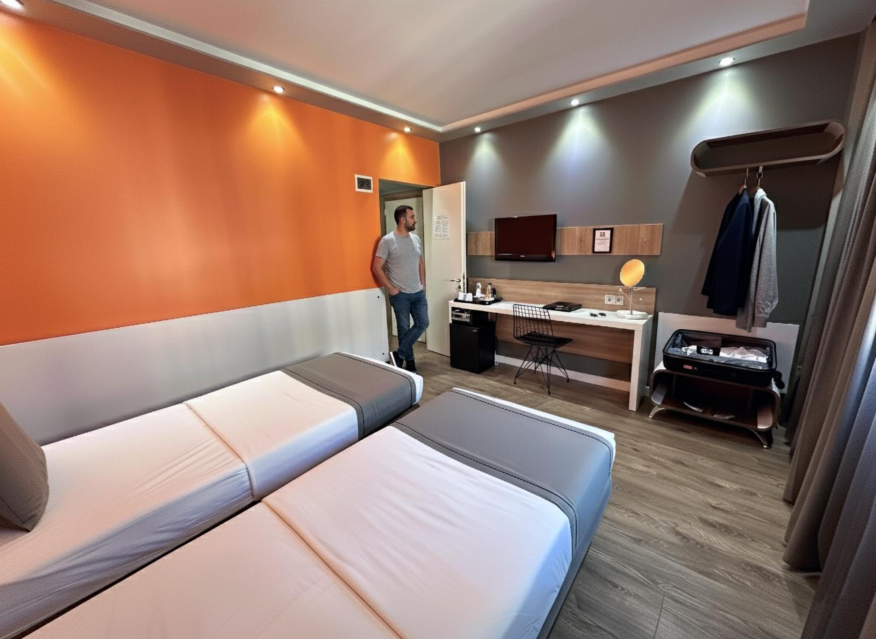 Standard Twin Room photo 3