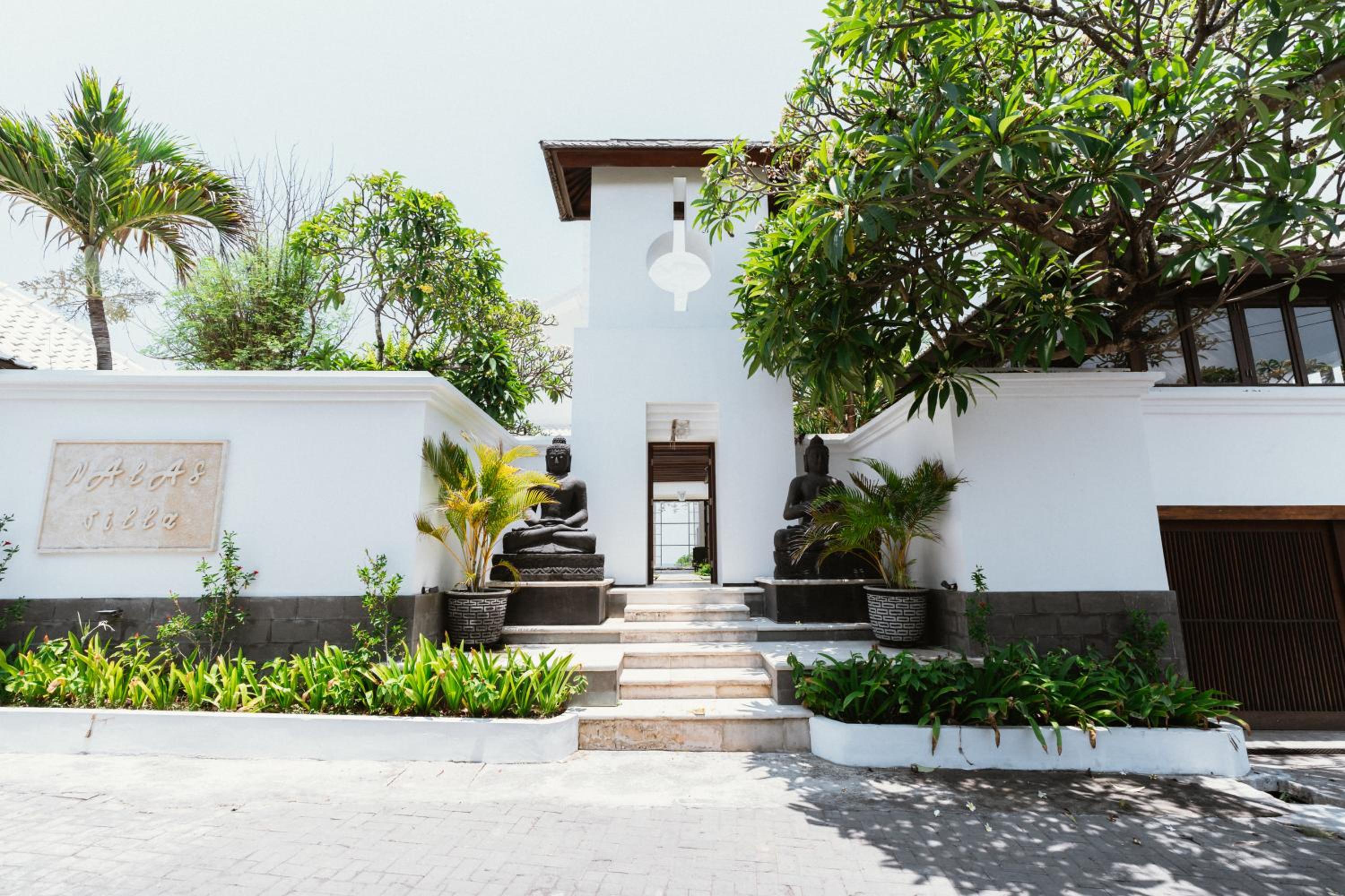 Villa - Beach Front - Photo 11