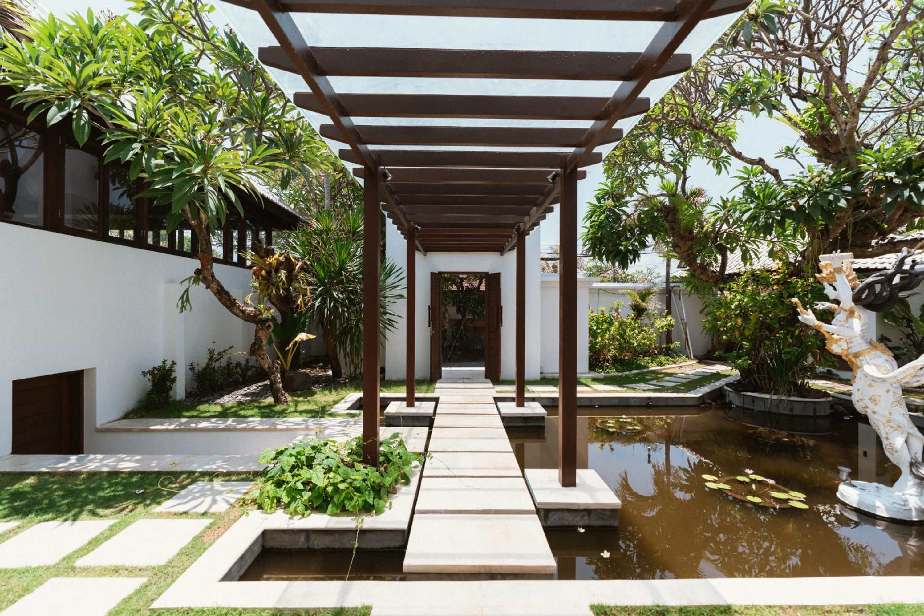Villa - Beach Front - Photo 14
