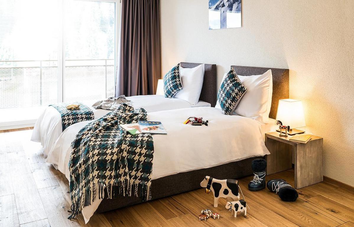 Three-Bedroom Apartment with Mountain View photo 2