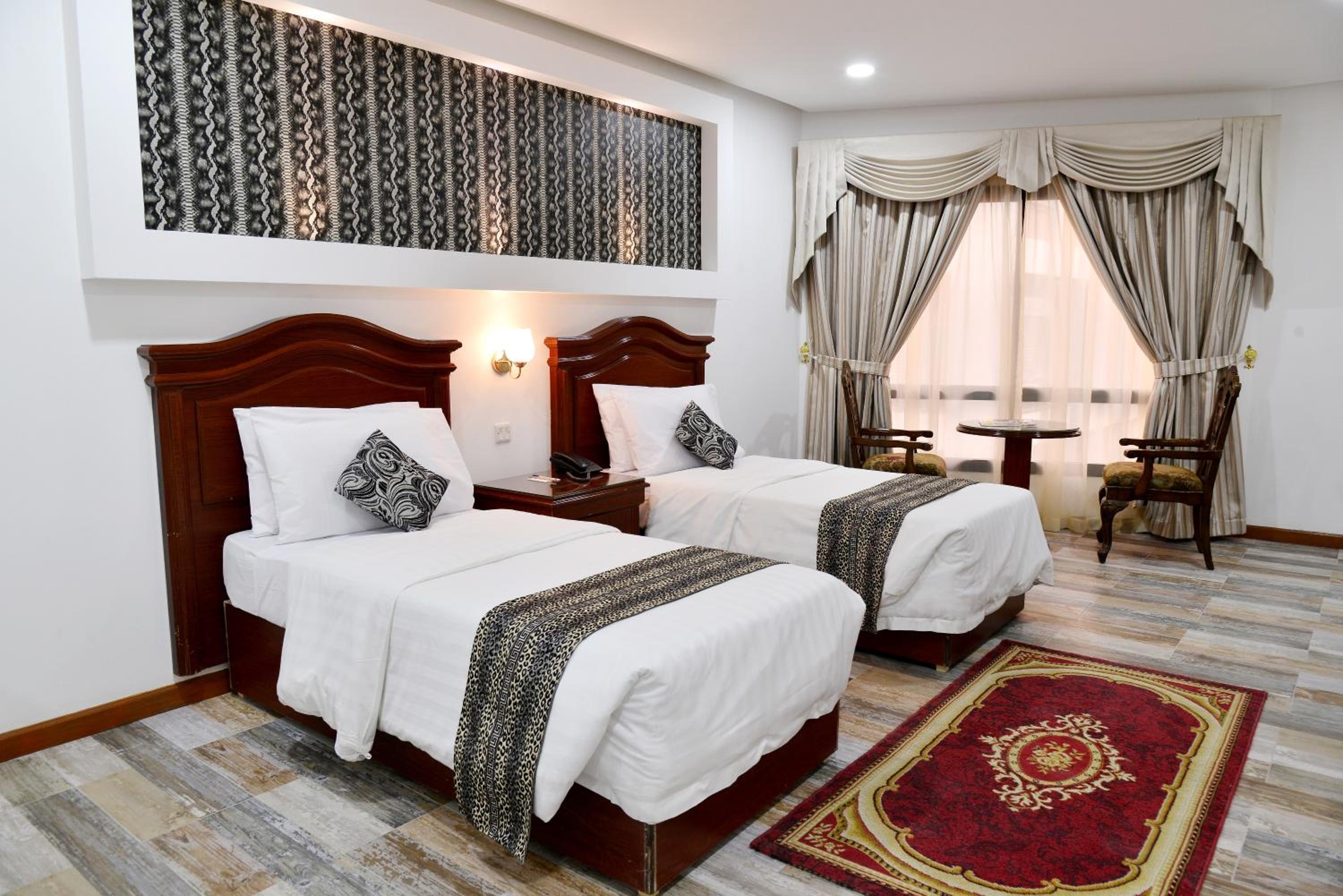 Twin Room - Photo 7