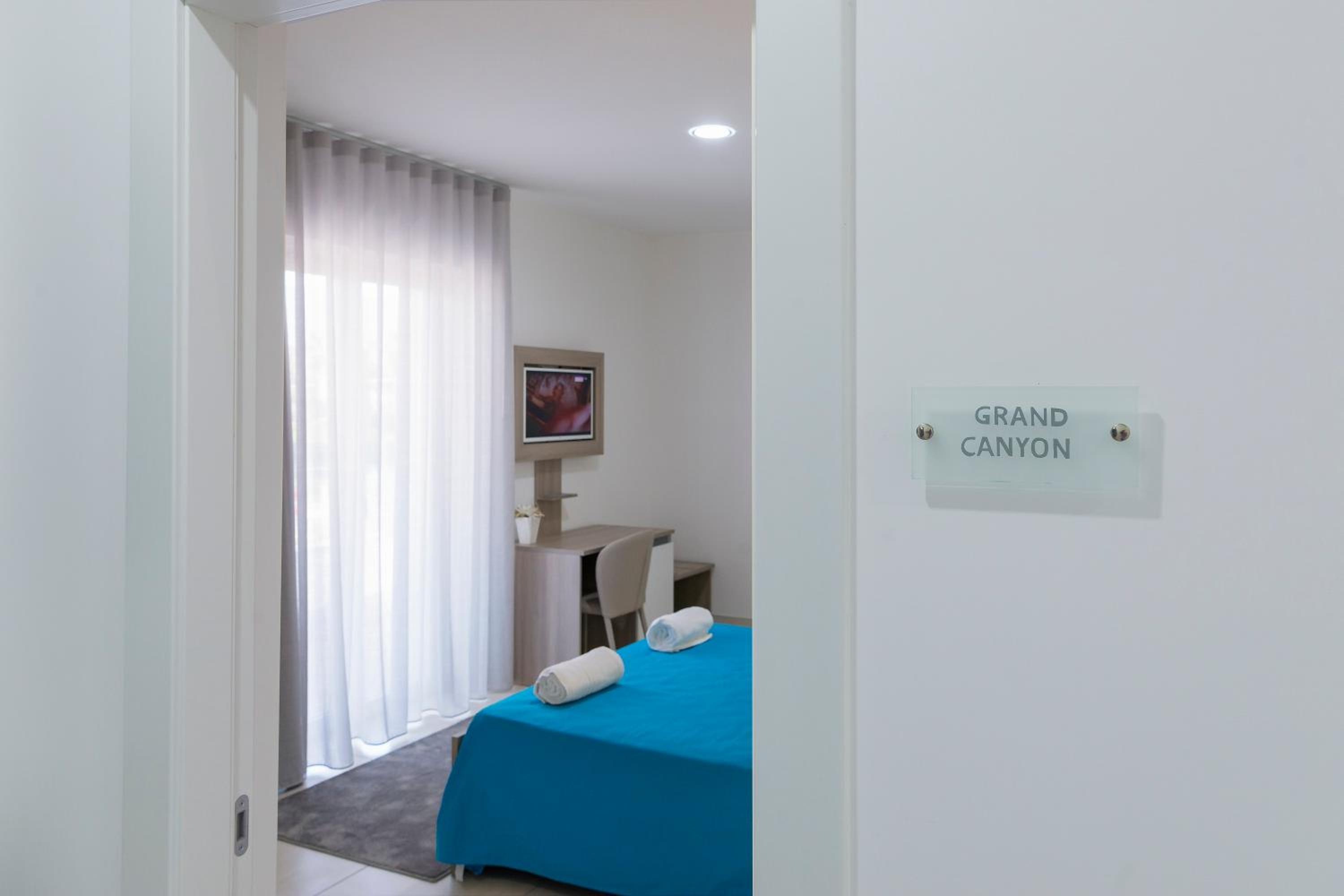 Deluxe Double Room with Extra Bed photo 1