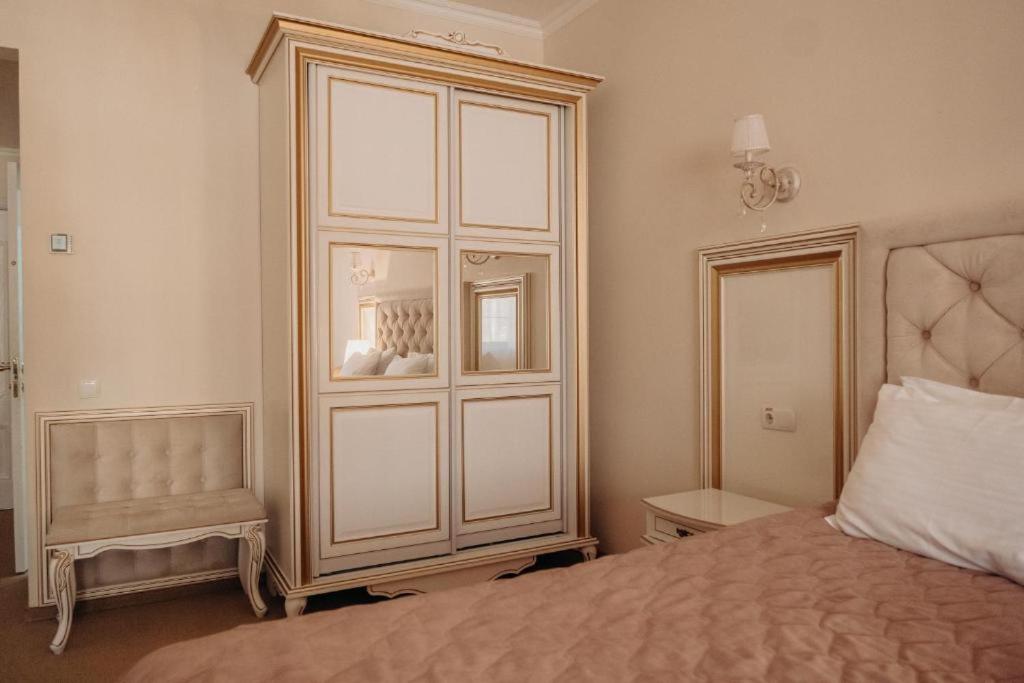 King Room with Balcony photo 1