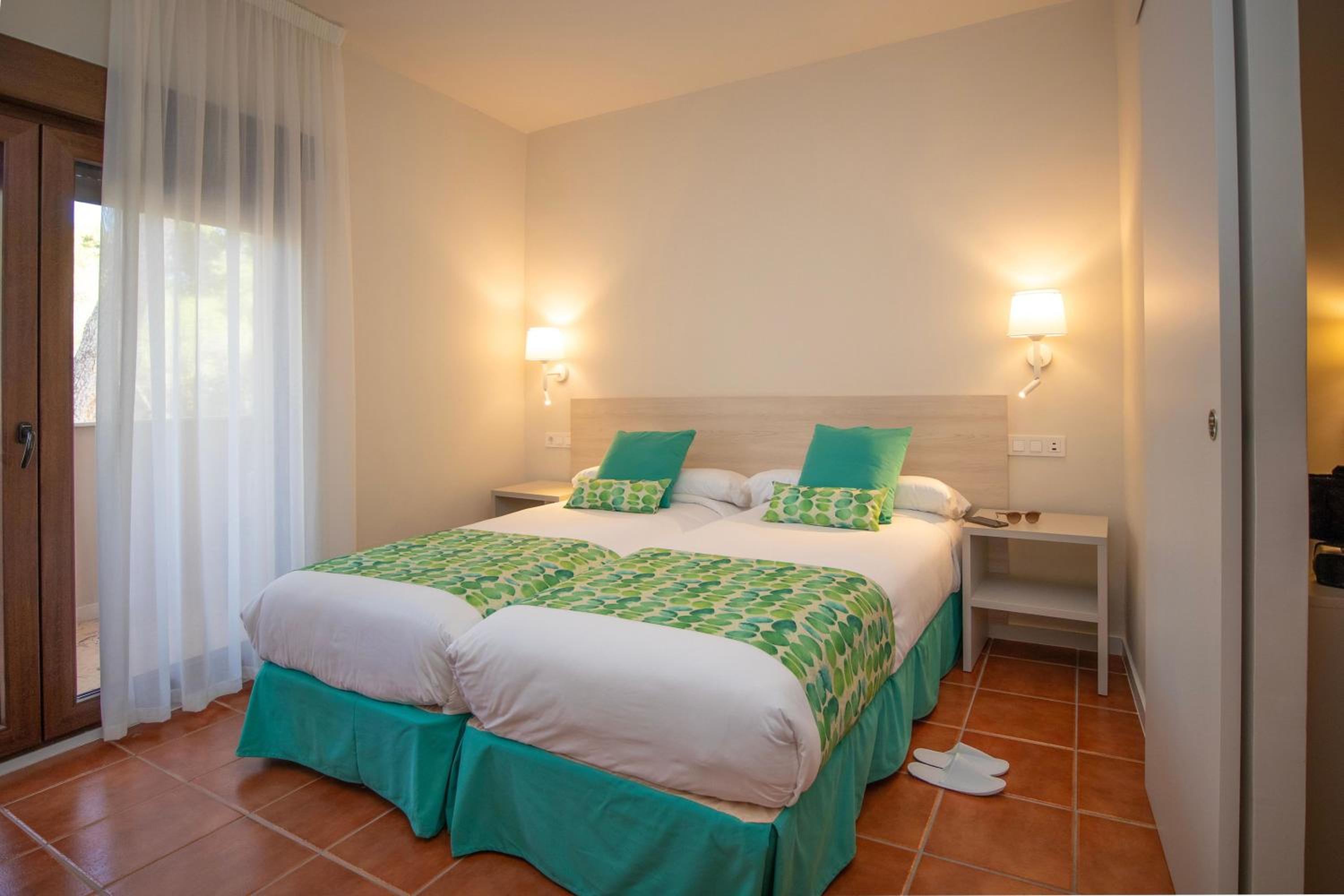 Standard Twin Room with Balcony (1 Adult + 2 Children)