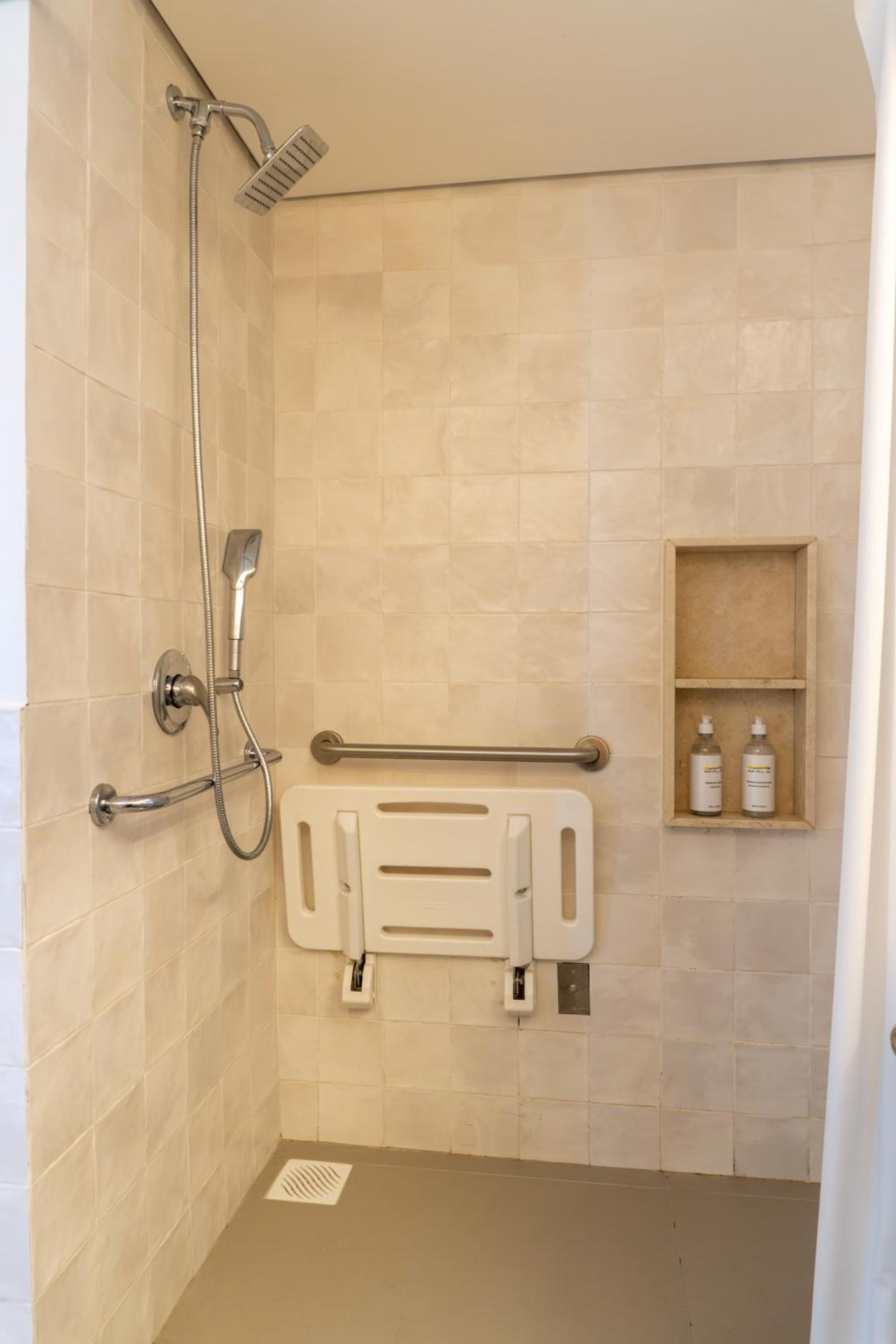 Standard Double Room - Disability Access photo 2