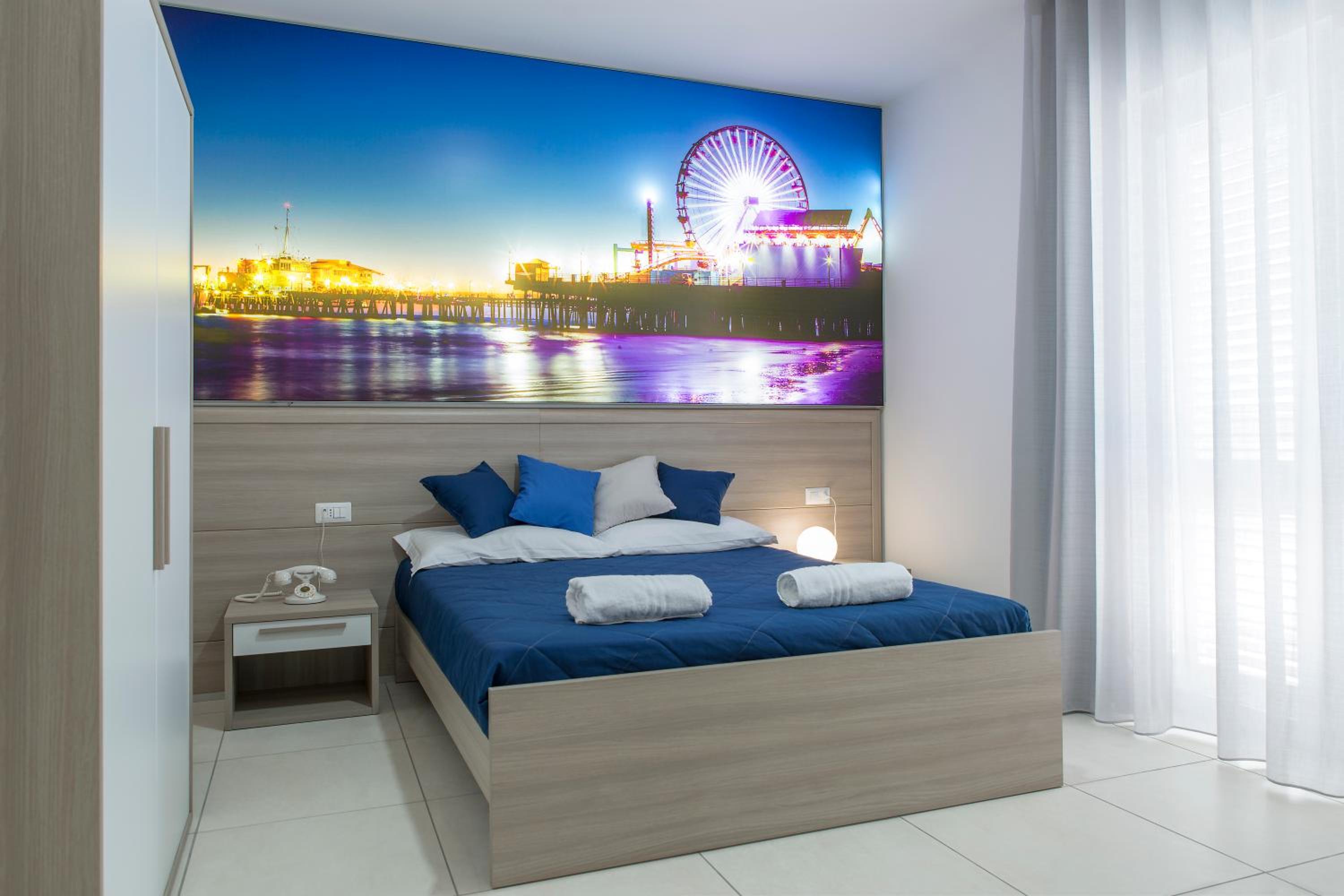 Deluxe Double Room with Balcony photo 3