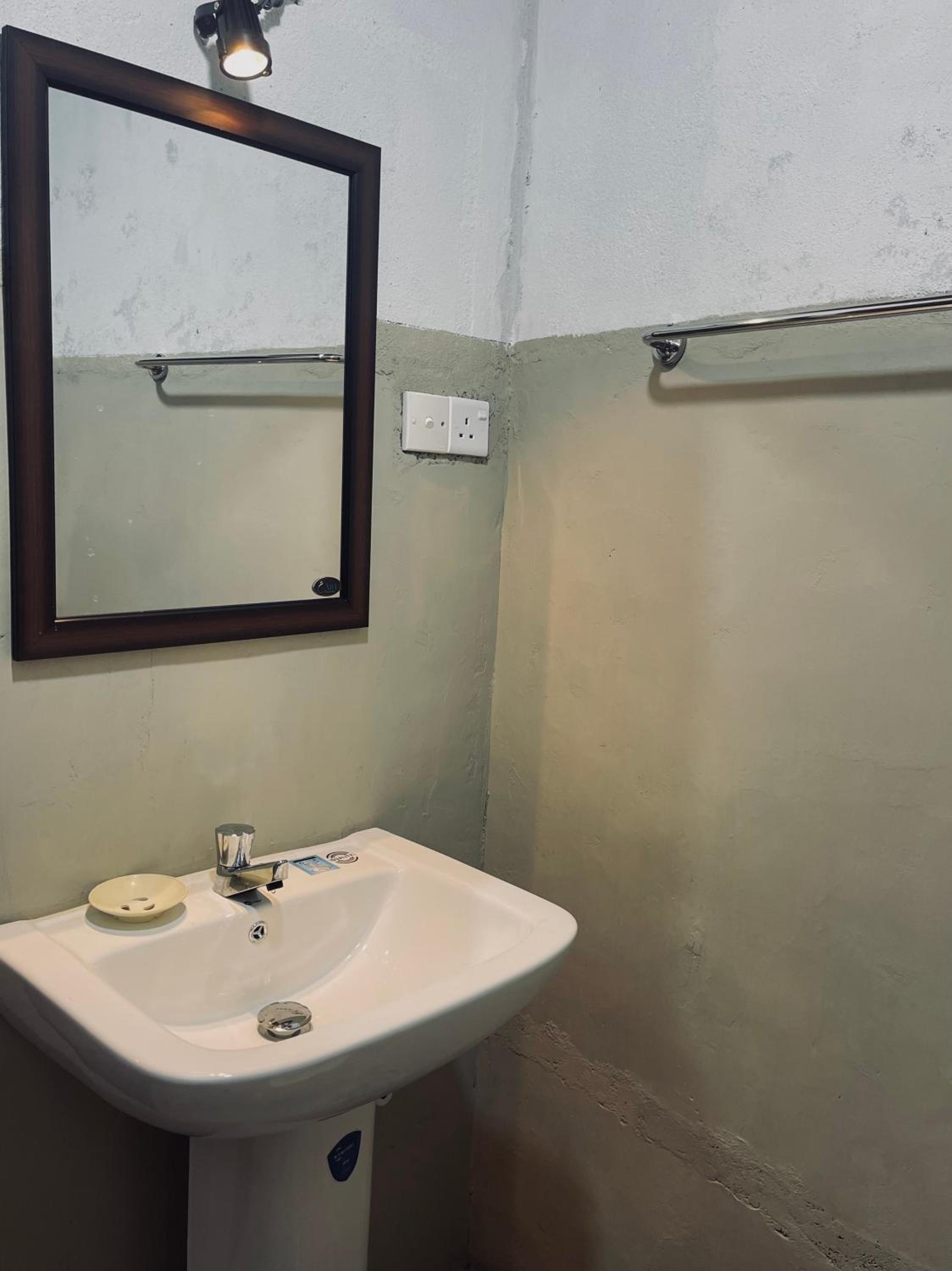 One-Bedroom House photo 1