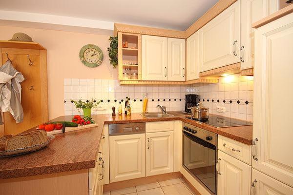 Two-Bedroom Apartment with Mountain View photo 2