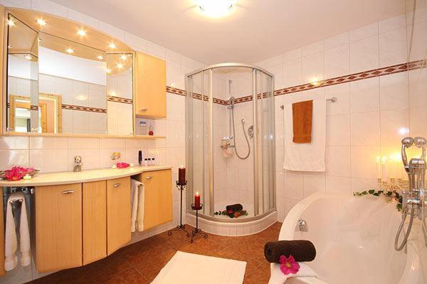 Two-Bedroom Apartment with Mountain View photo 3